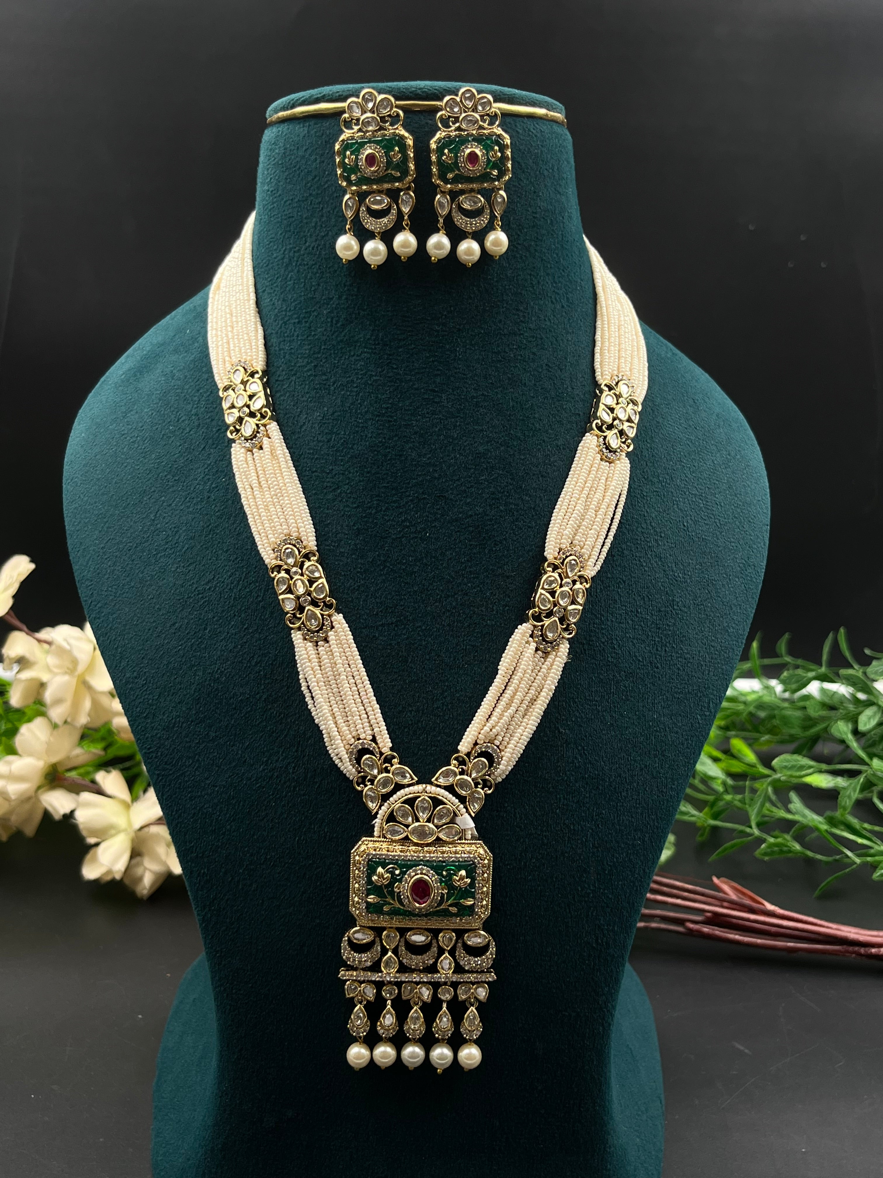 SHENA NECKLACE