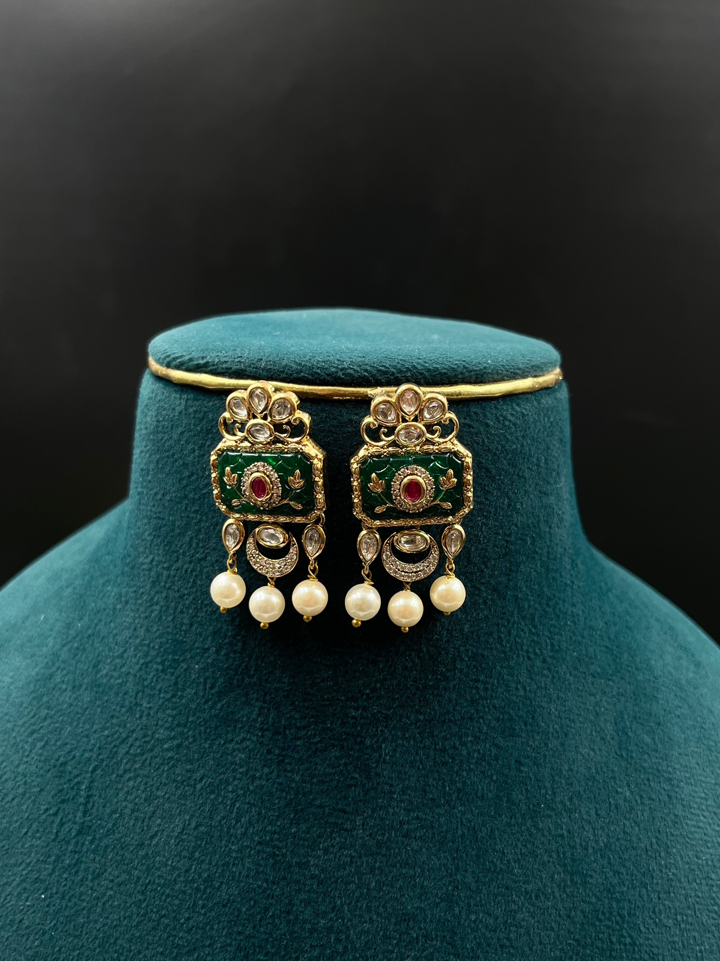 SHENA NECKLACE