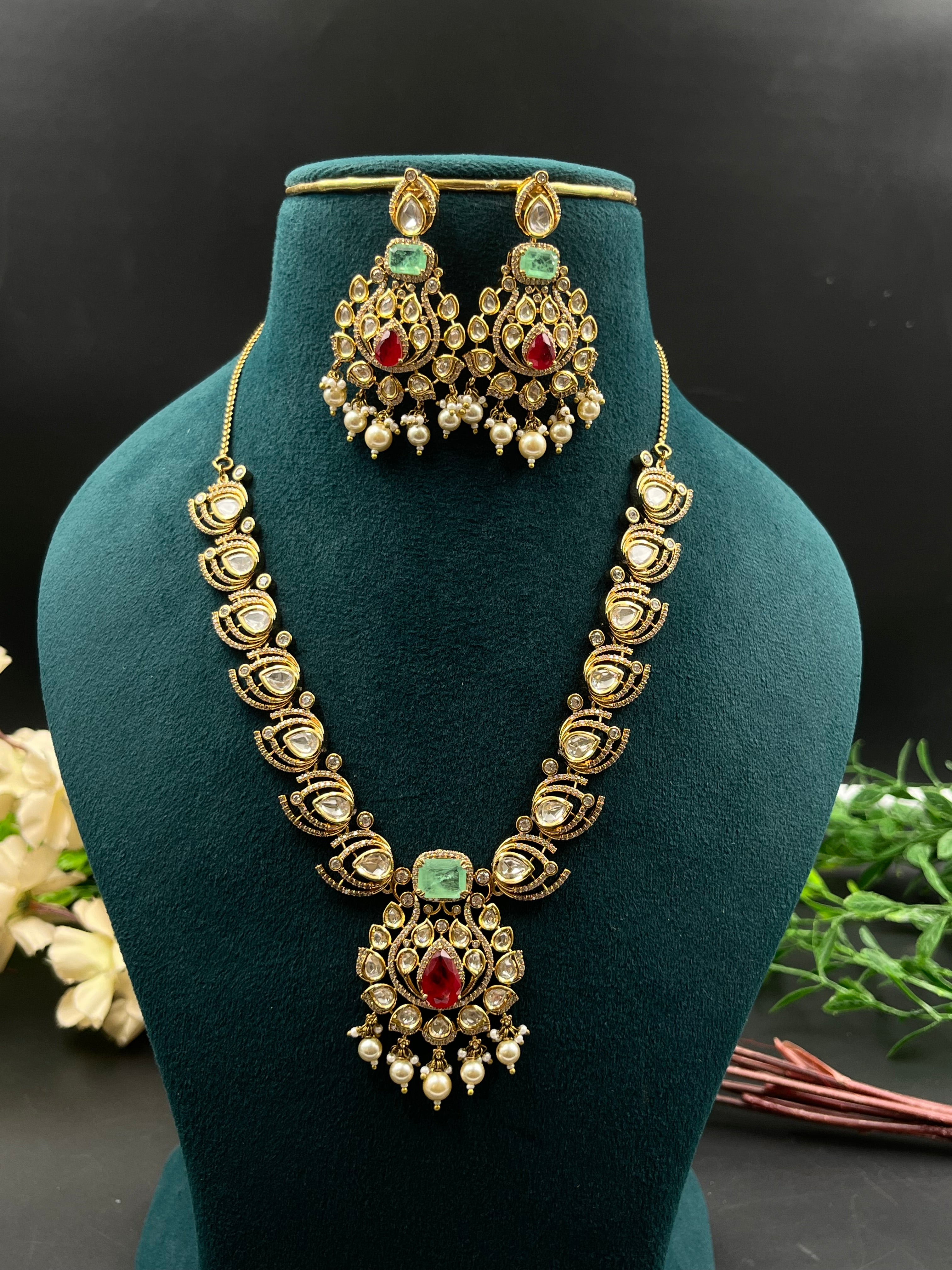 KASHNA  NECKLACE