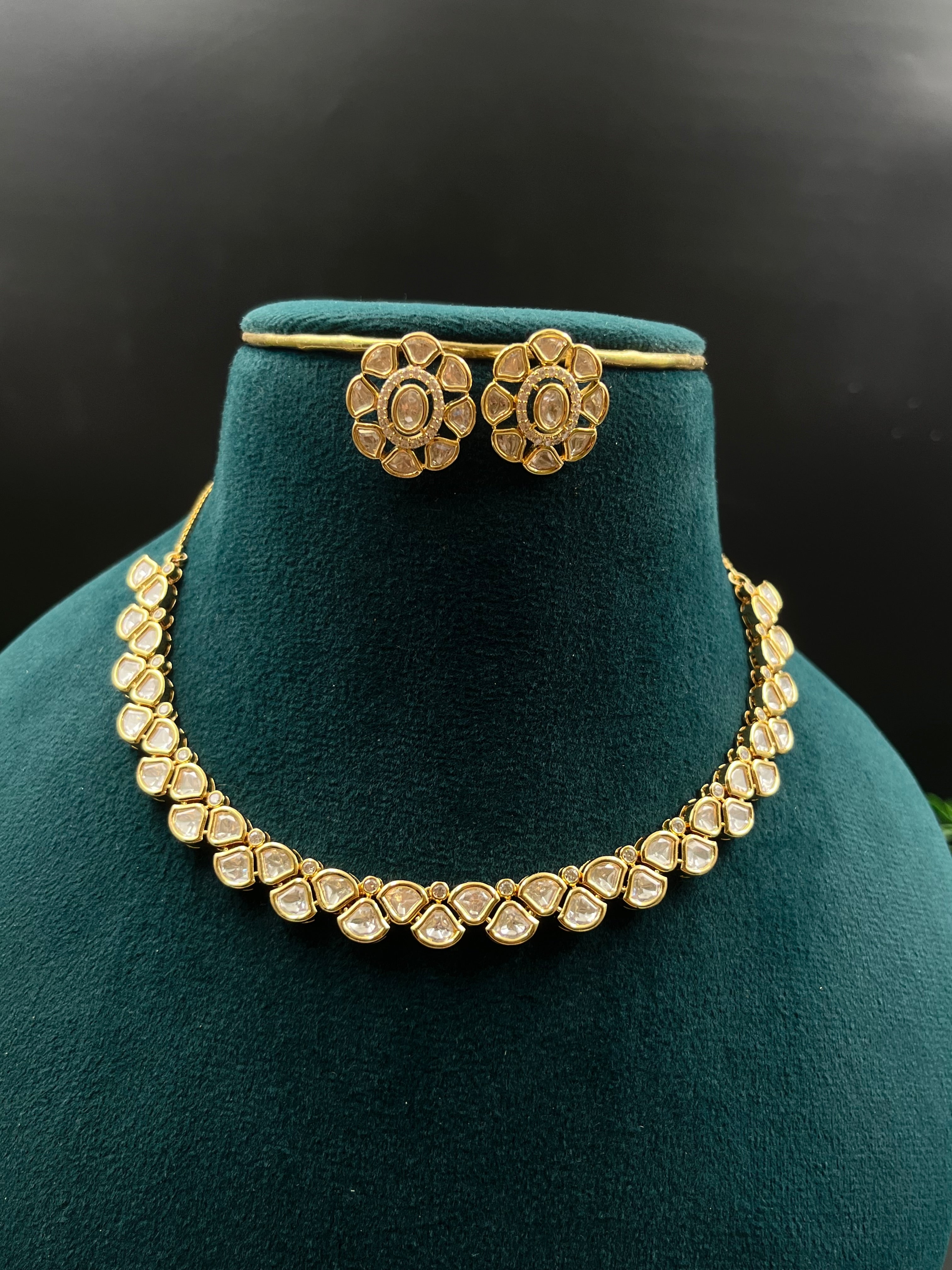 KAVISH NECKLACE