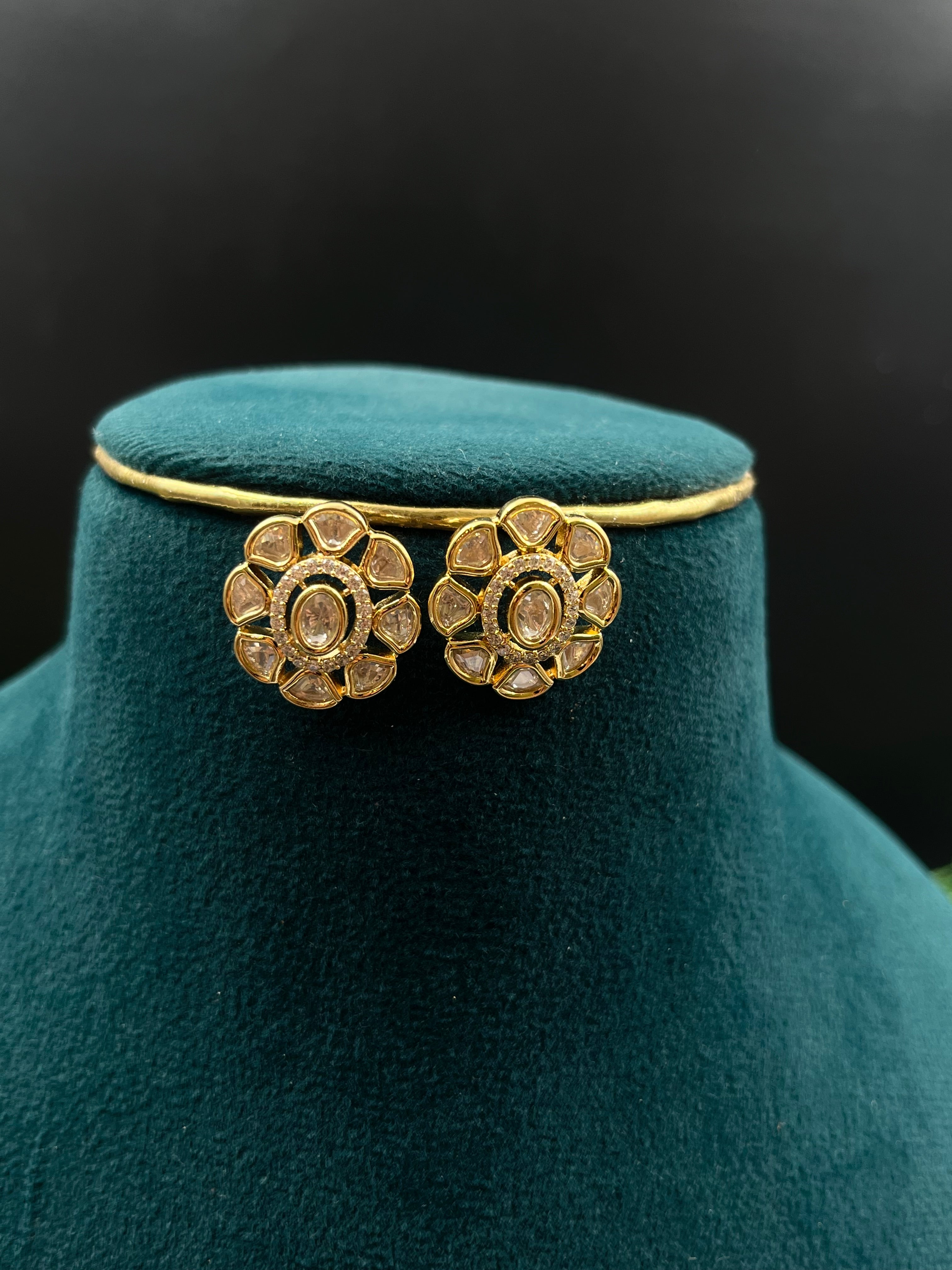KAVISH NECKLACE