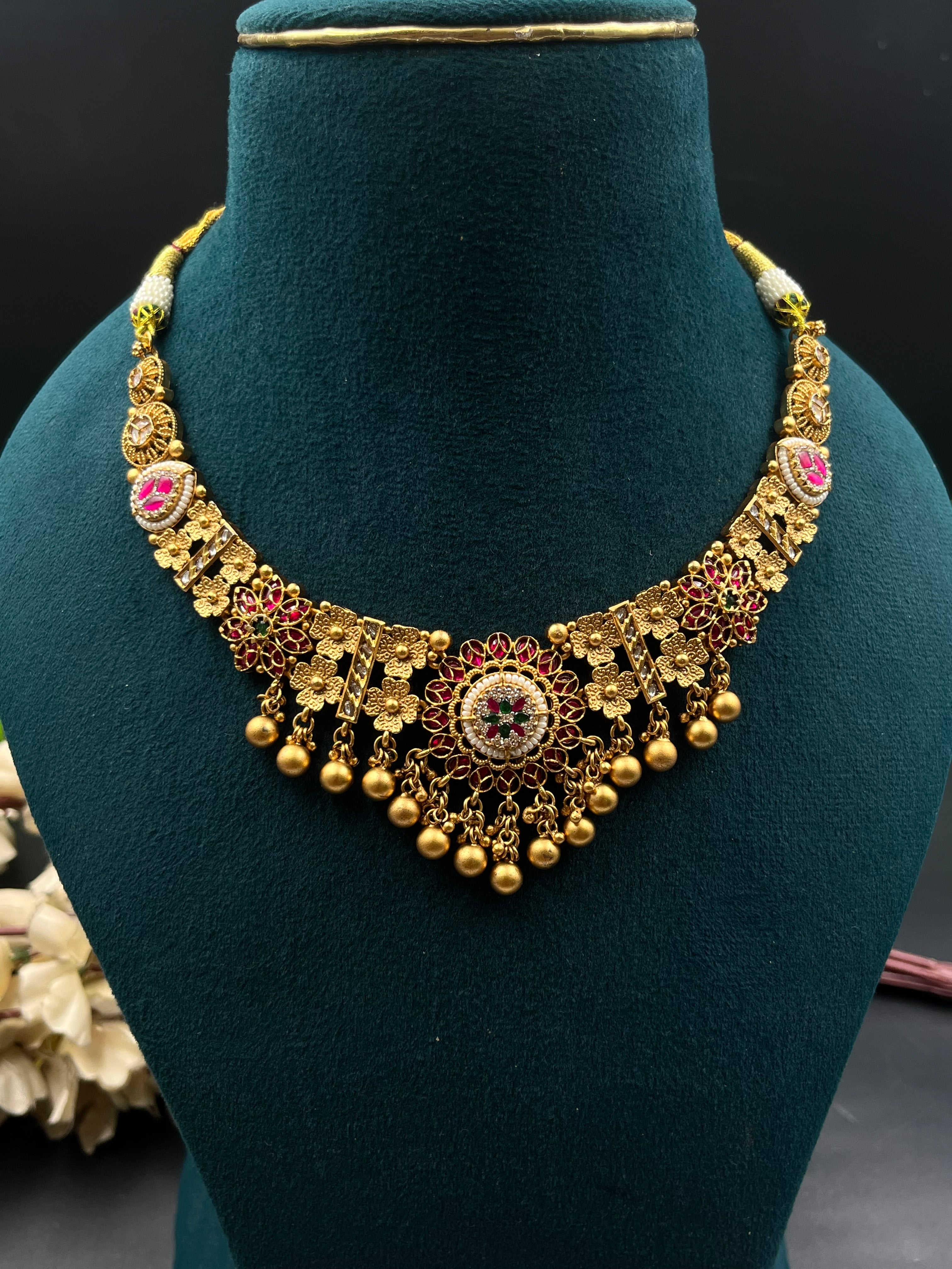 GUNGUN NECKLACE