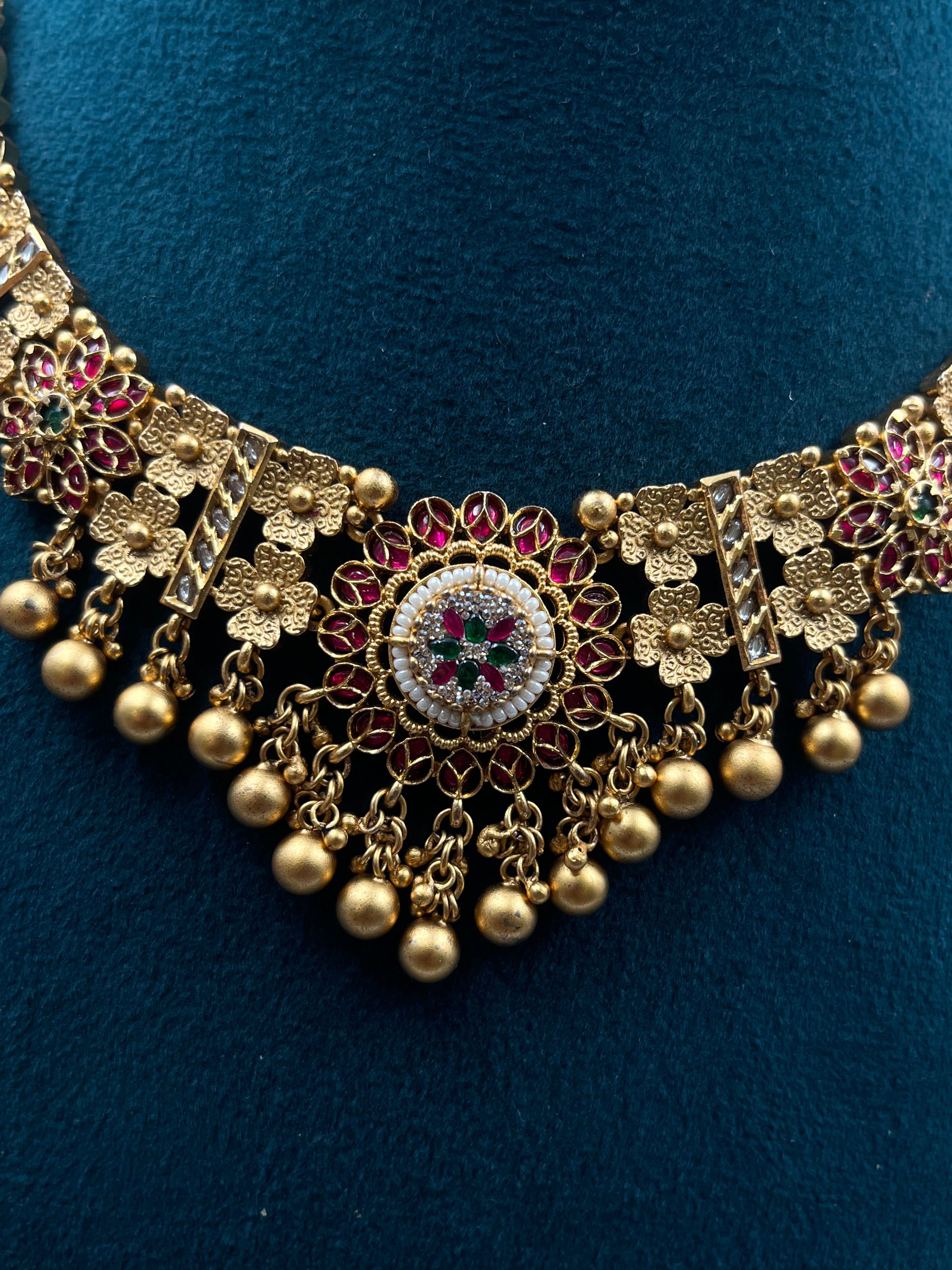 GUNGUN NECKLACE
