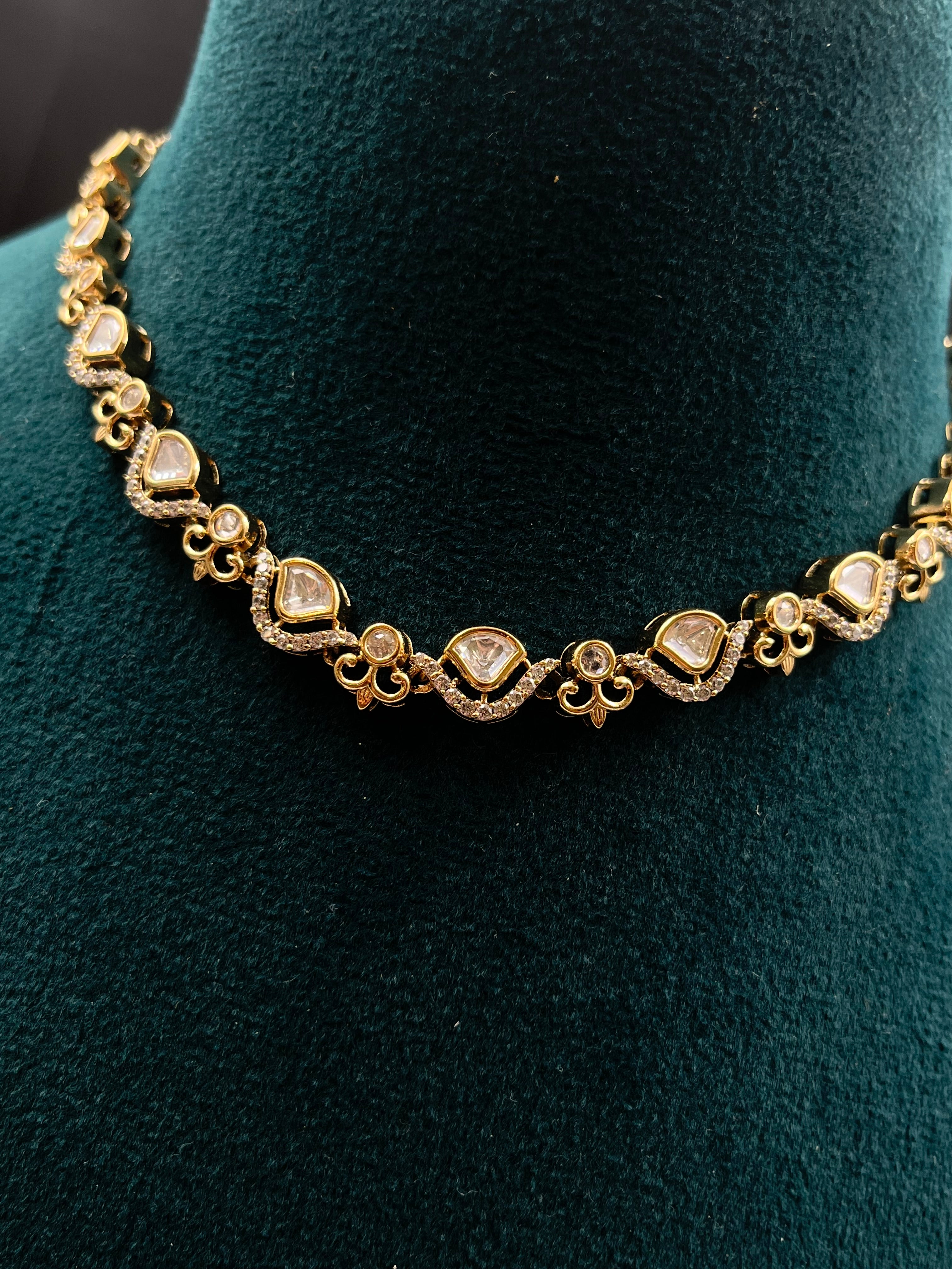 ANUSHKA NECKLACE