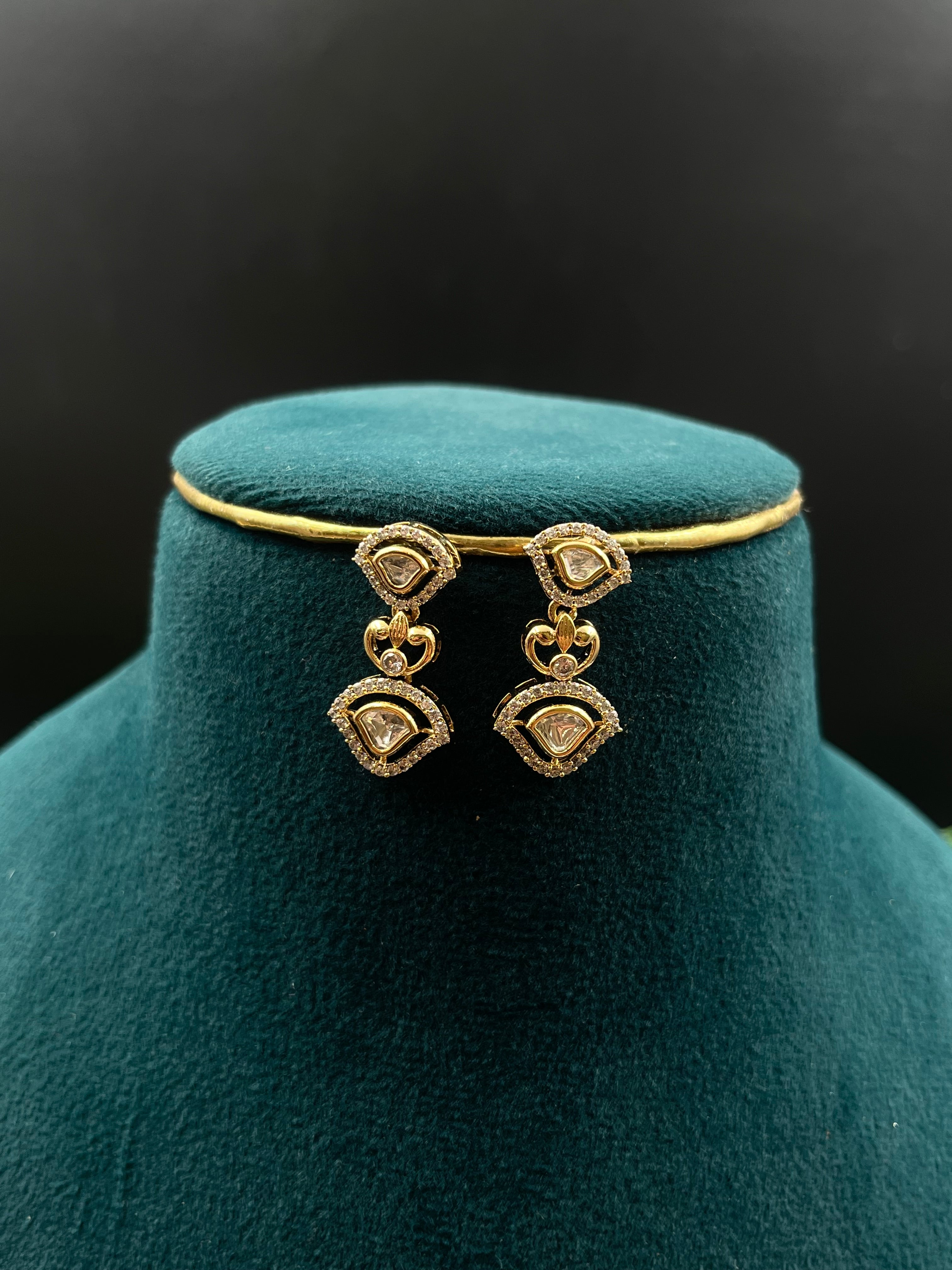 ANUSHKA NECKLACE