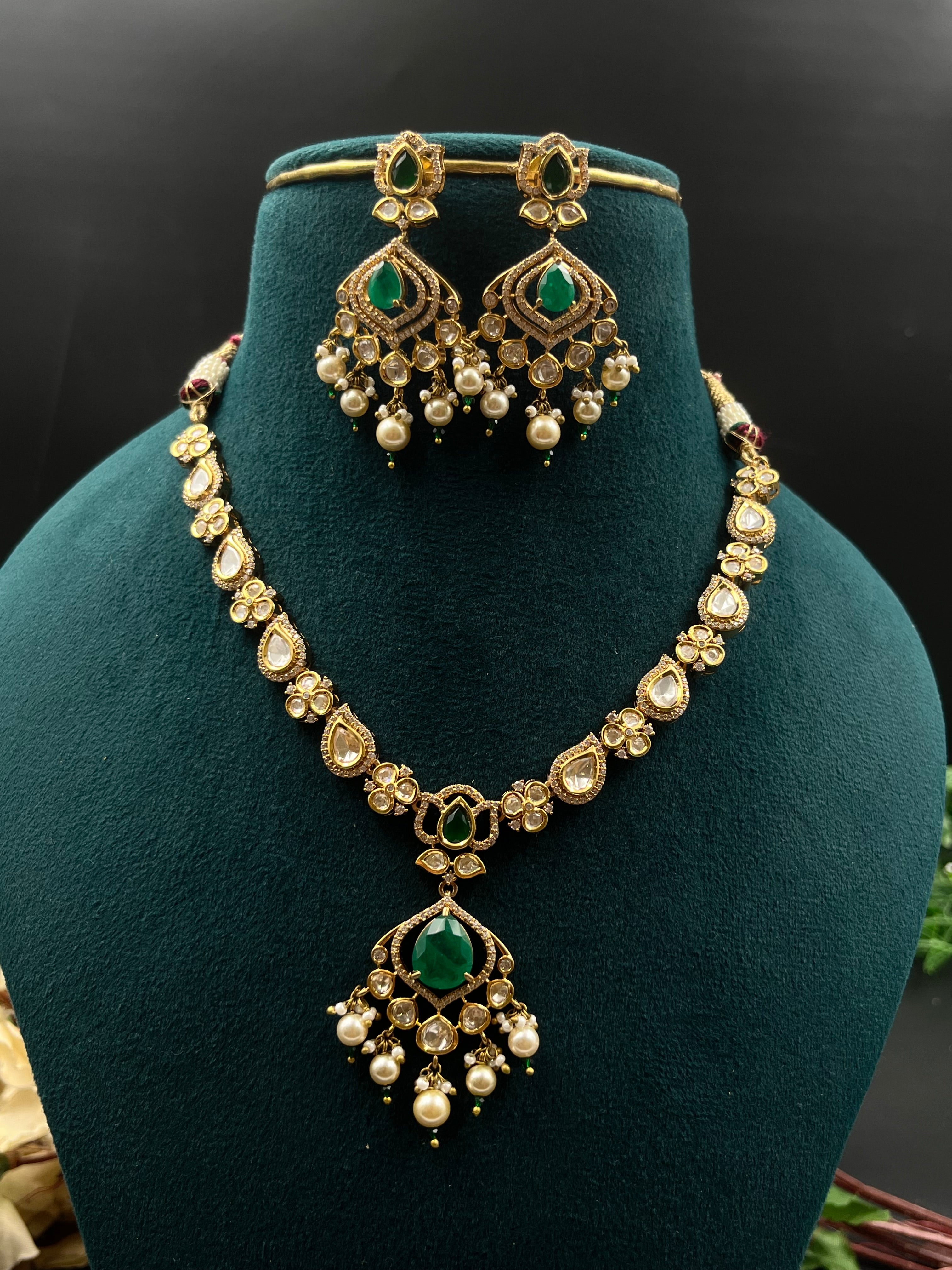 DIPTI NECKLACE