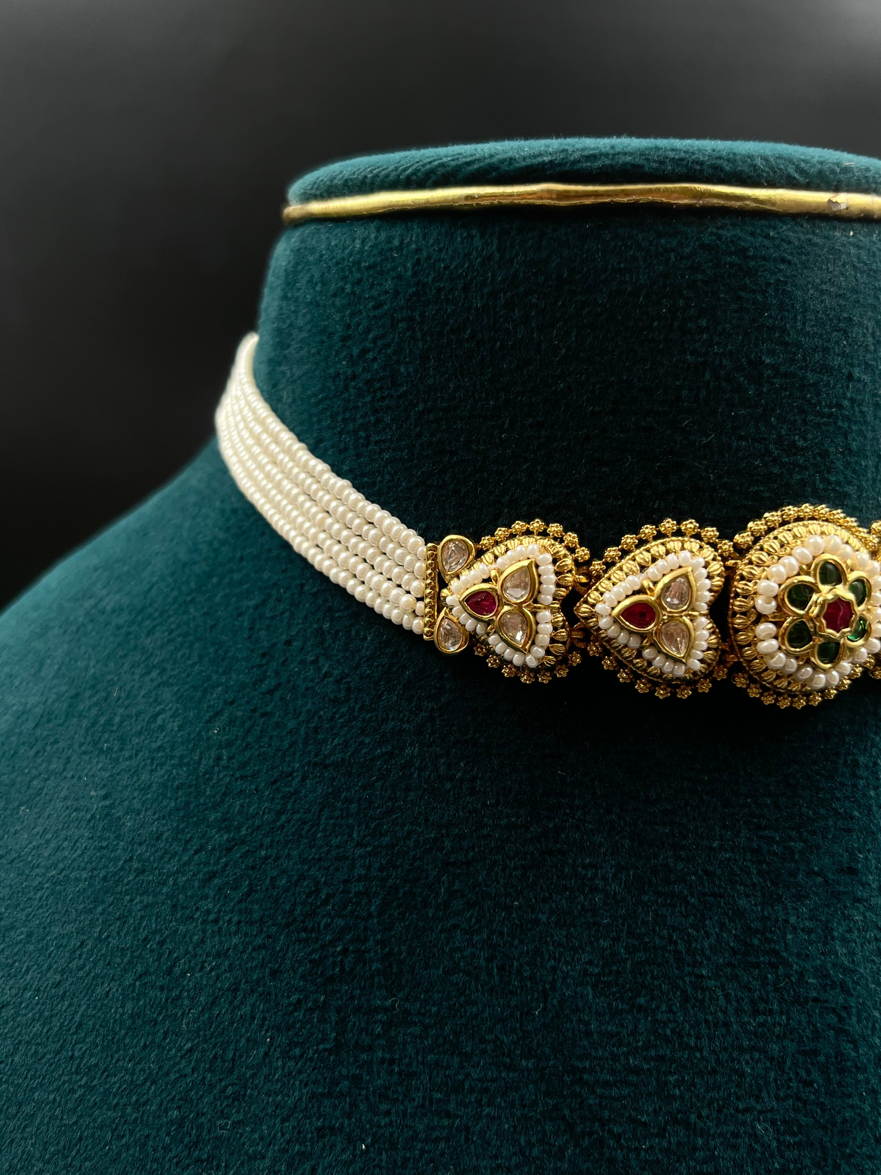 BANU NECKLACE