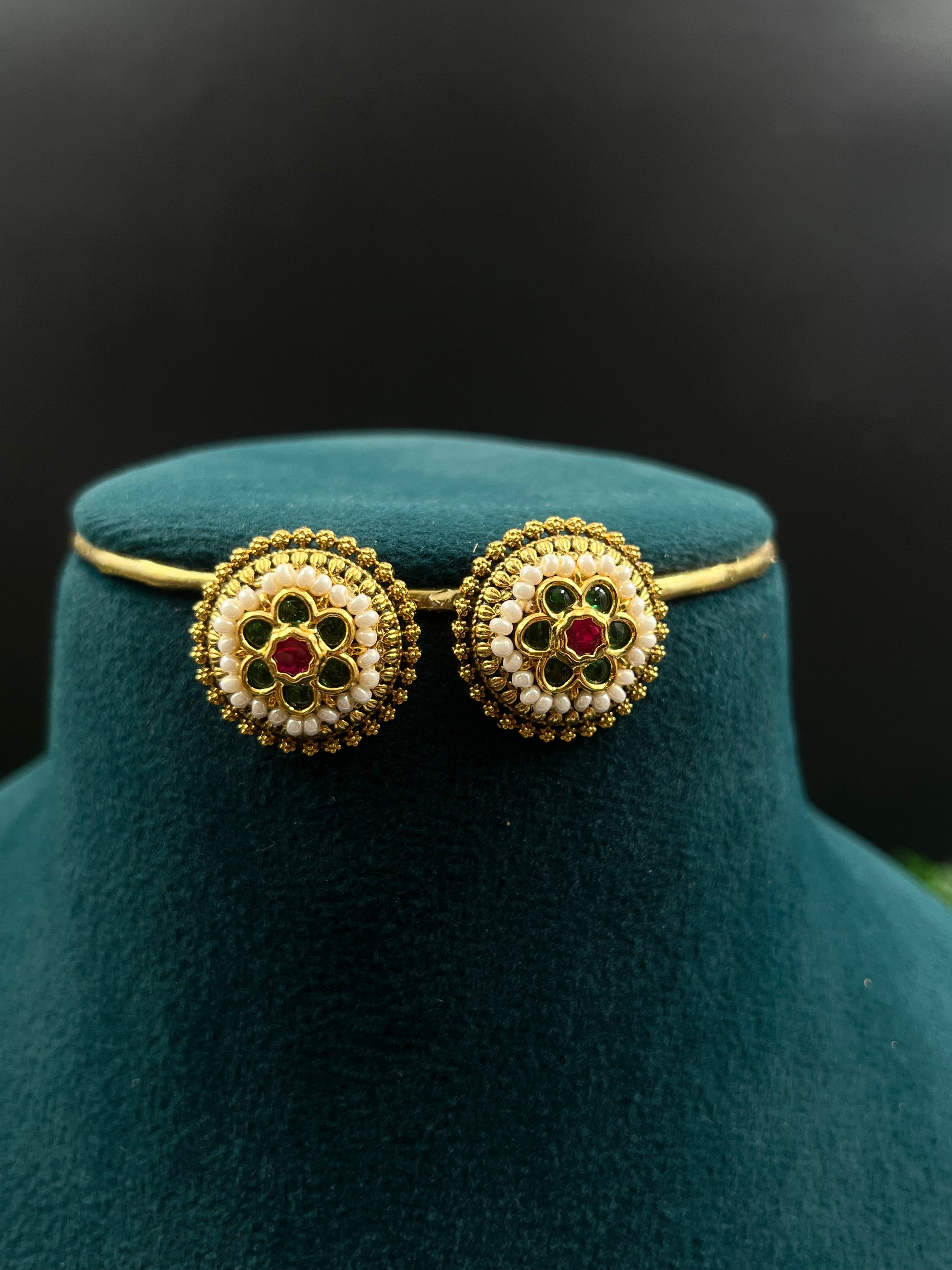 BANU NECKLACE