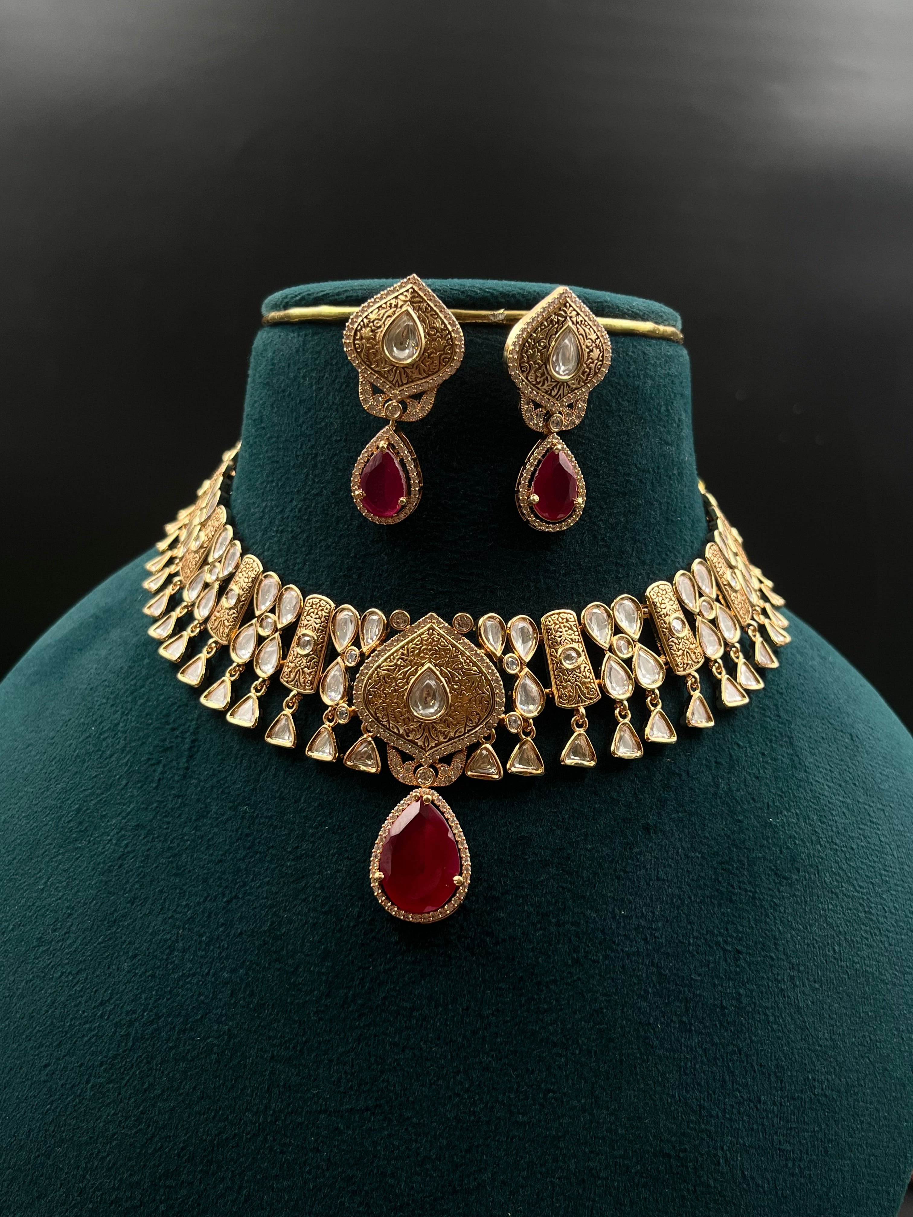 SIKHA NECKLACE