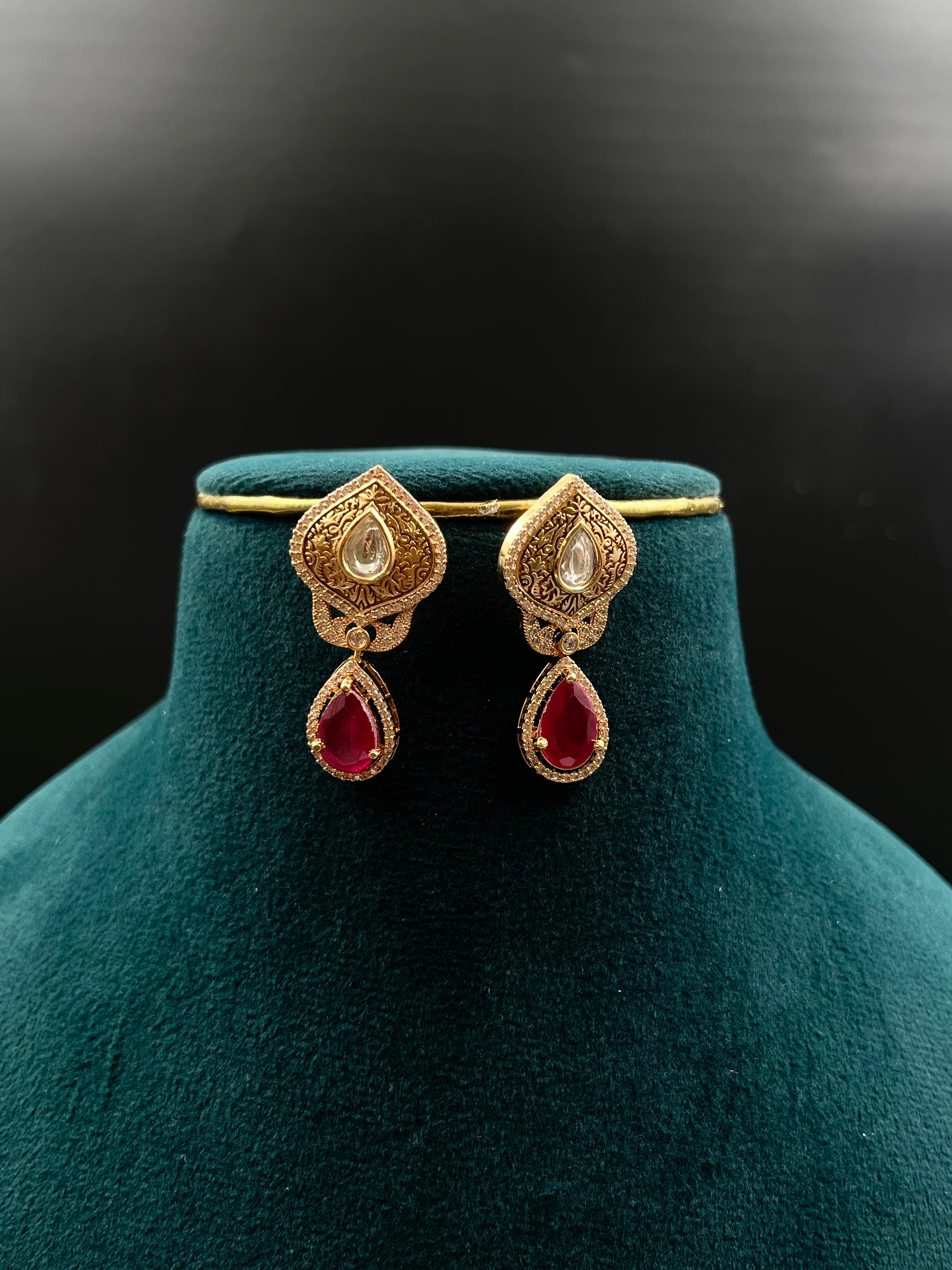 SIKHA NECKLACE