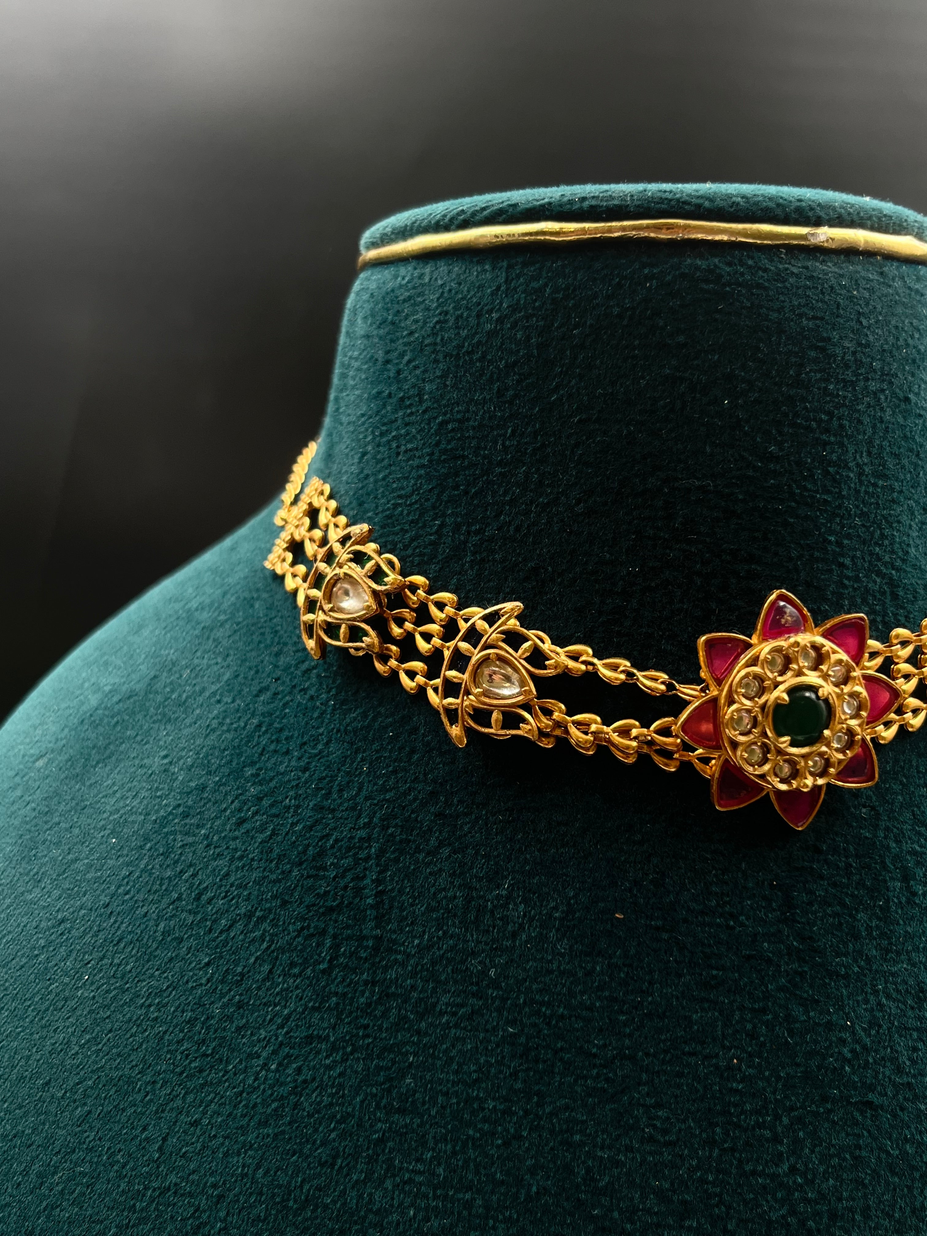 TRUNA NECKLACE