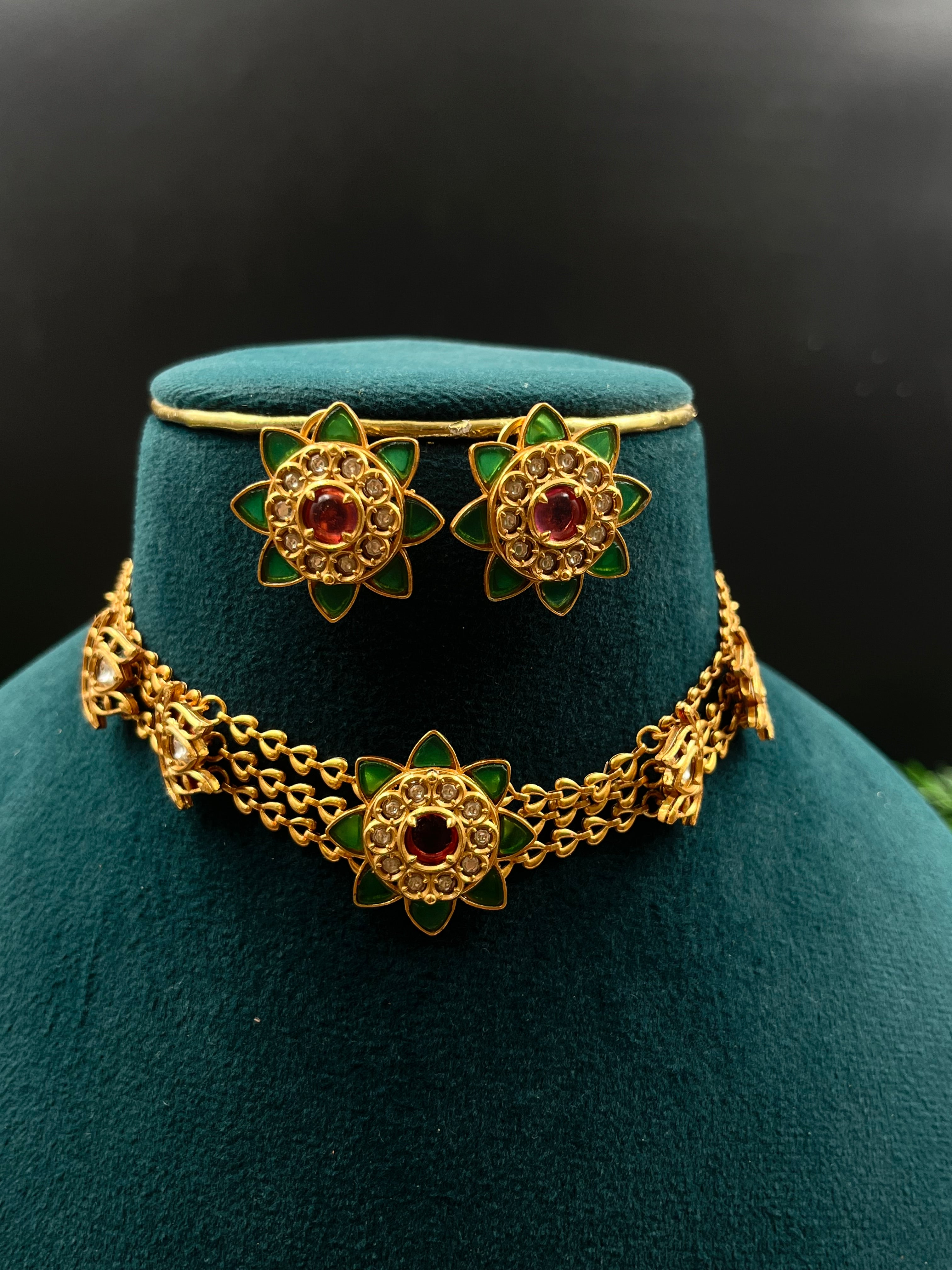 TRUNA NECKLACE