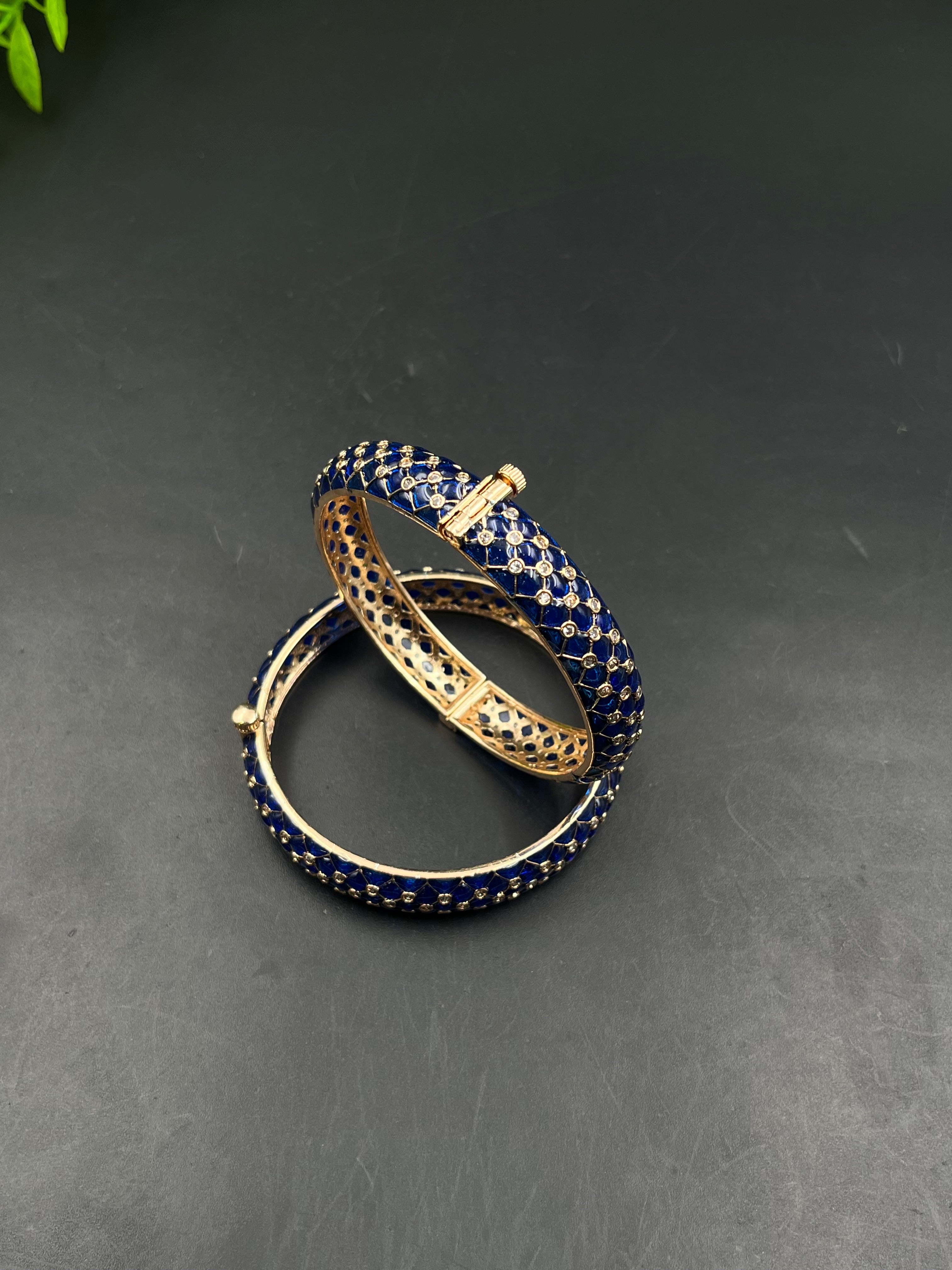 GAYU  BANGLE