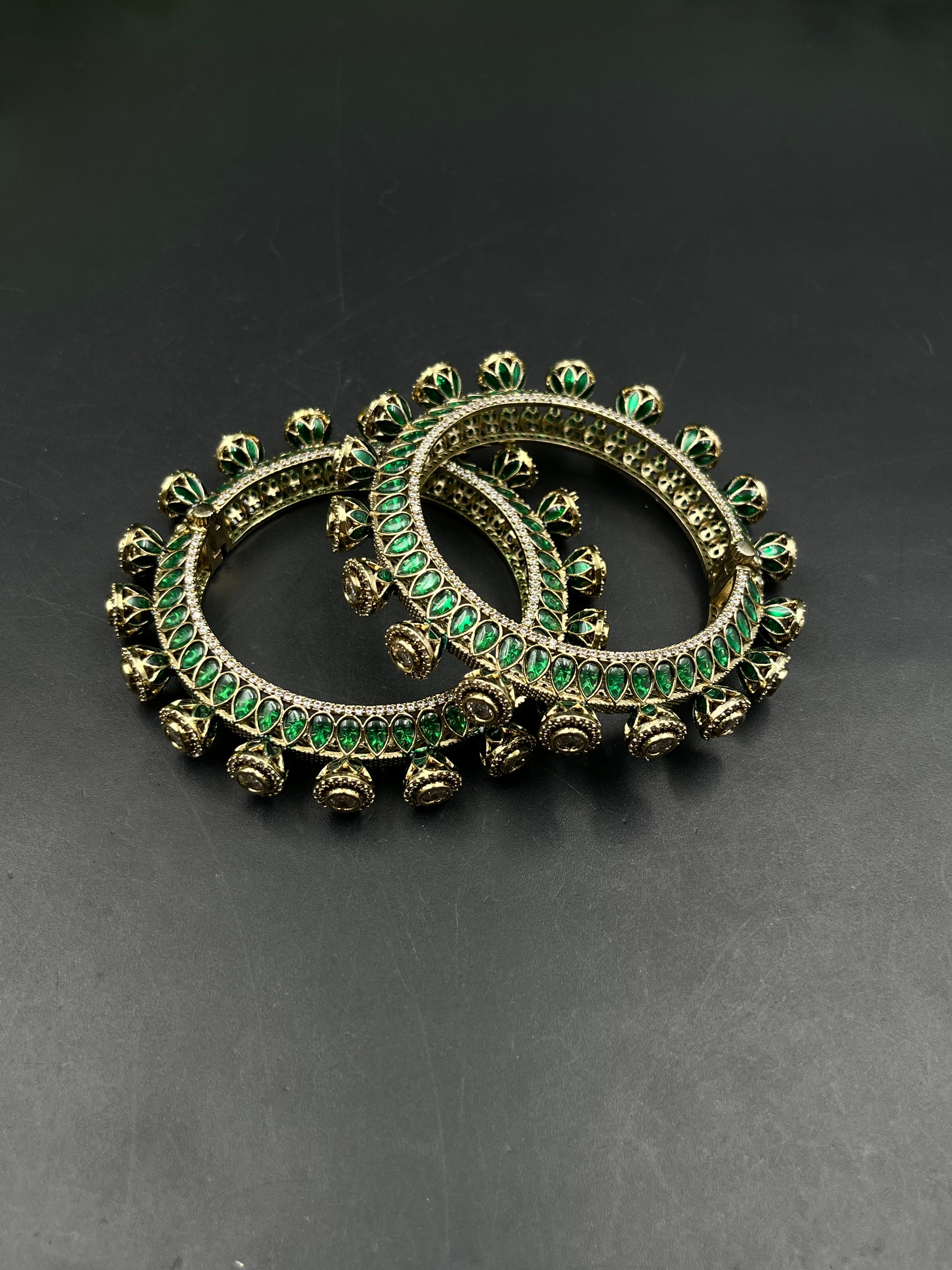 LAVNYA BANGLE