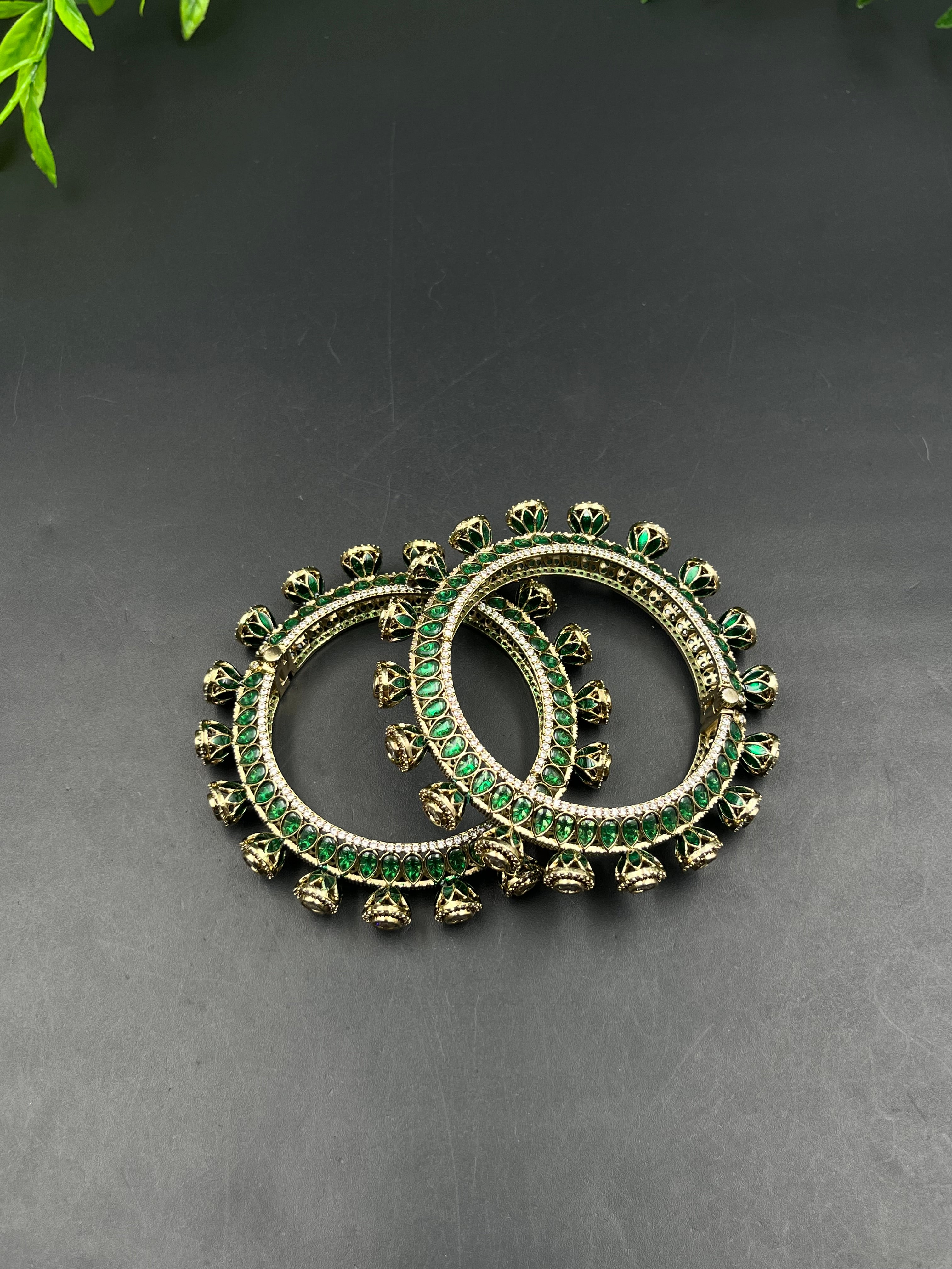 LAVNYA BANGLE