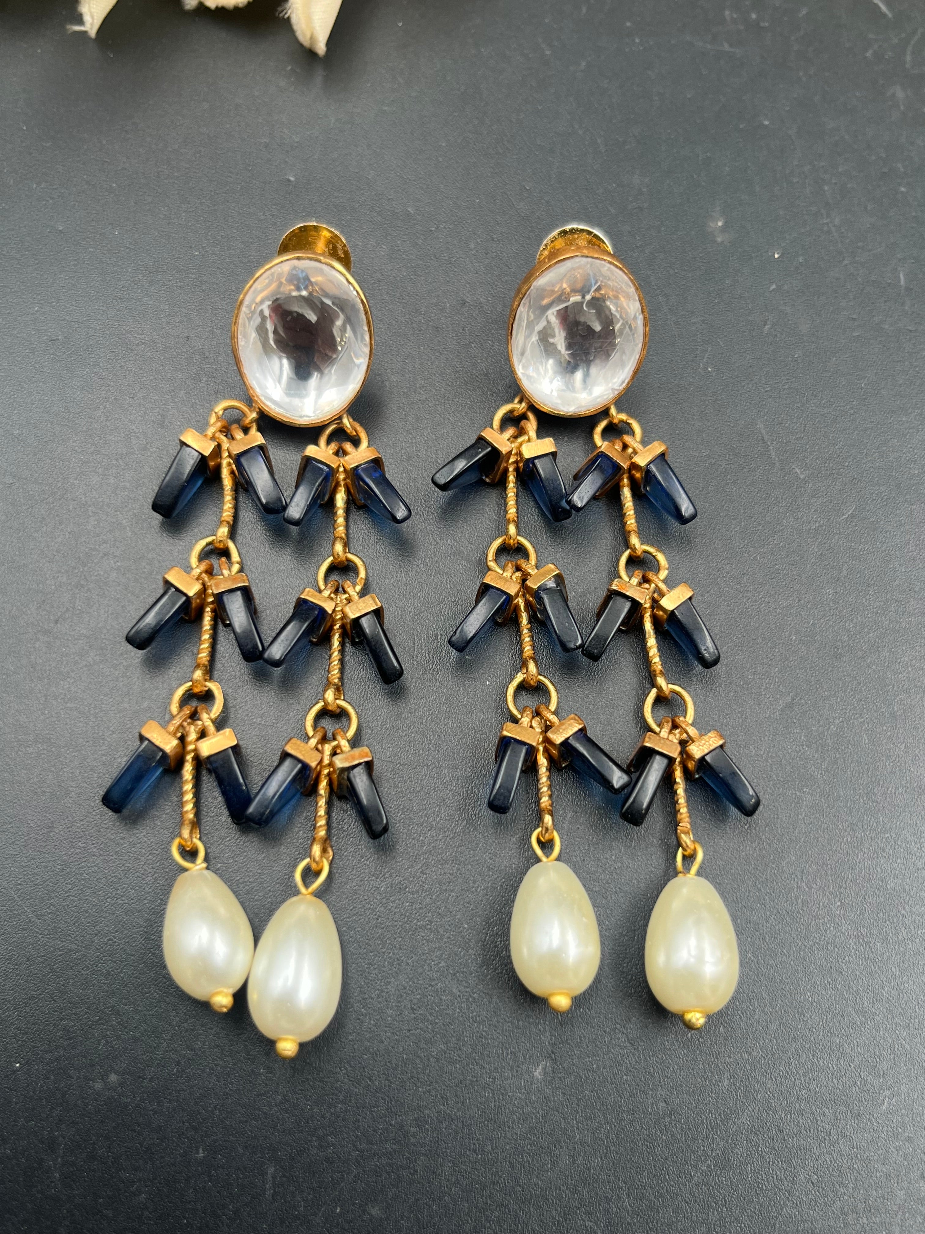 MINA EARRING