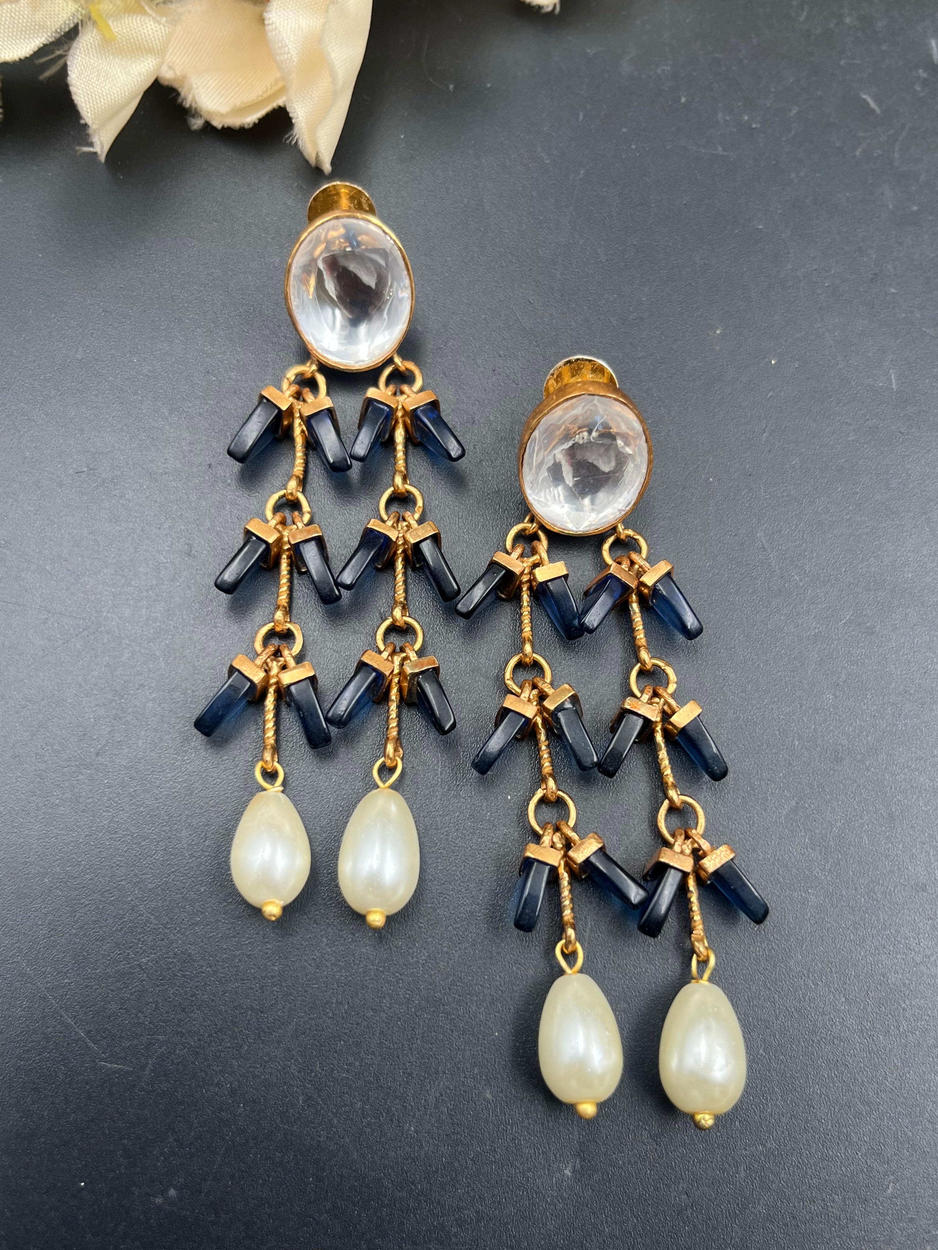 MINA EARRING