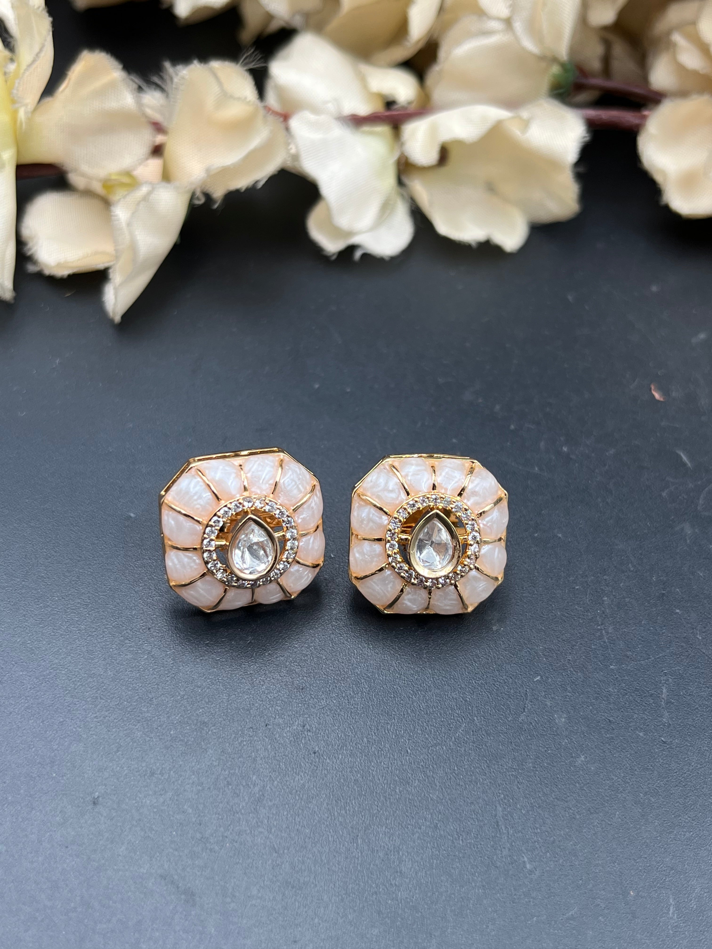 RADWA EARRING