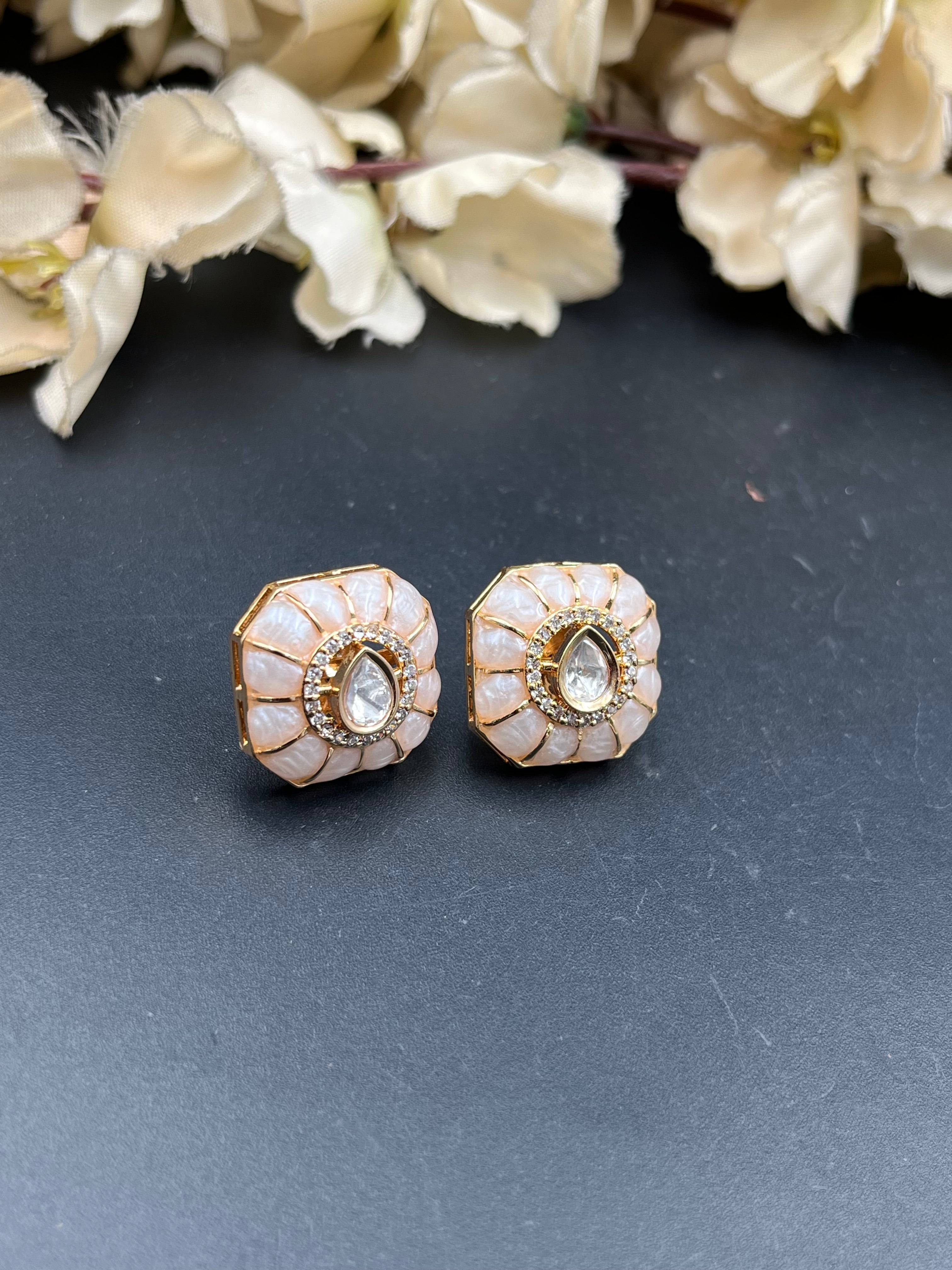 RADWA EARRING