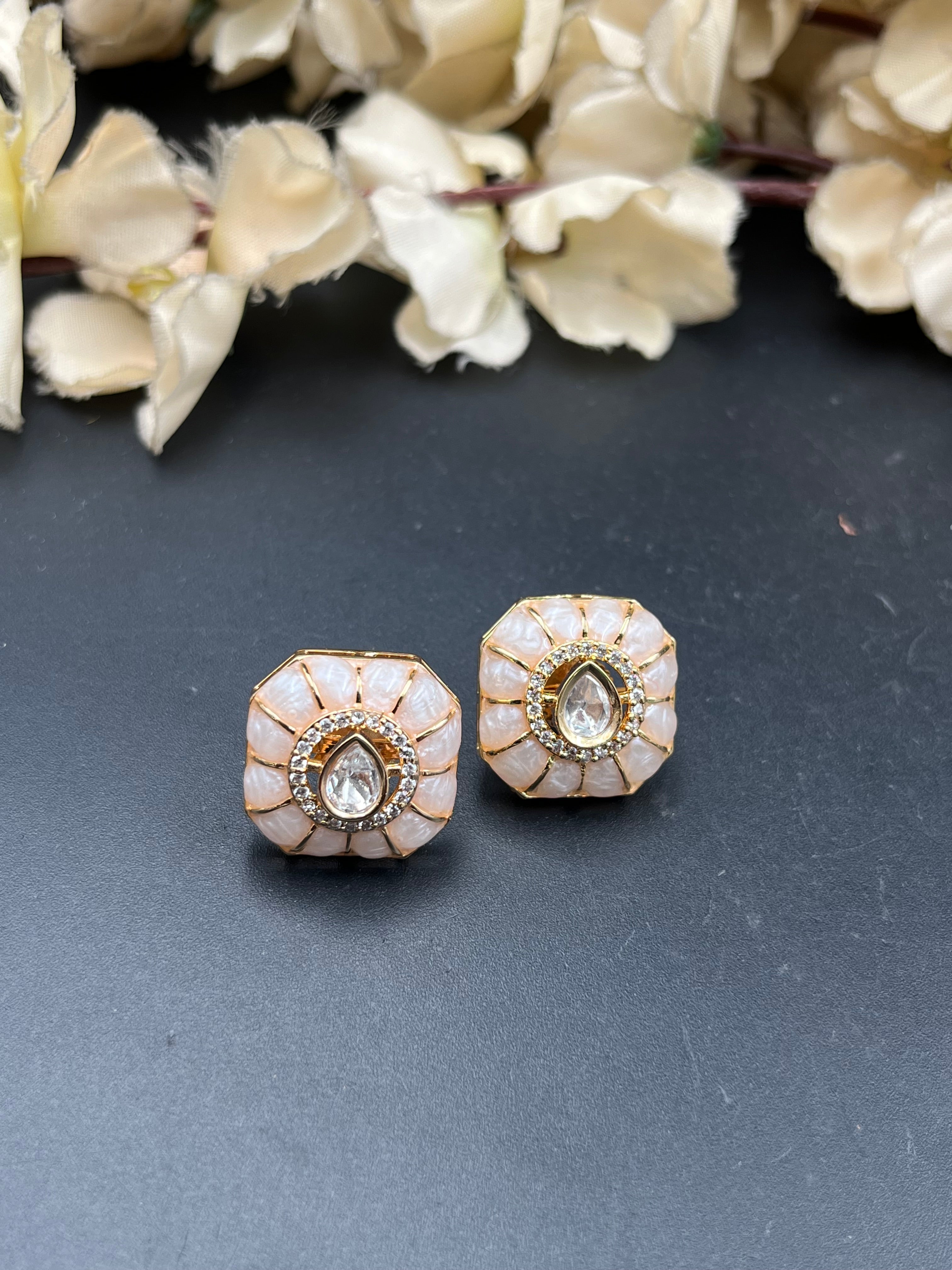RADWA EARRING