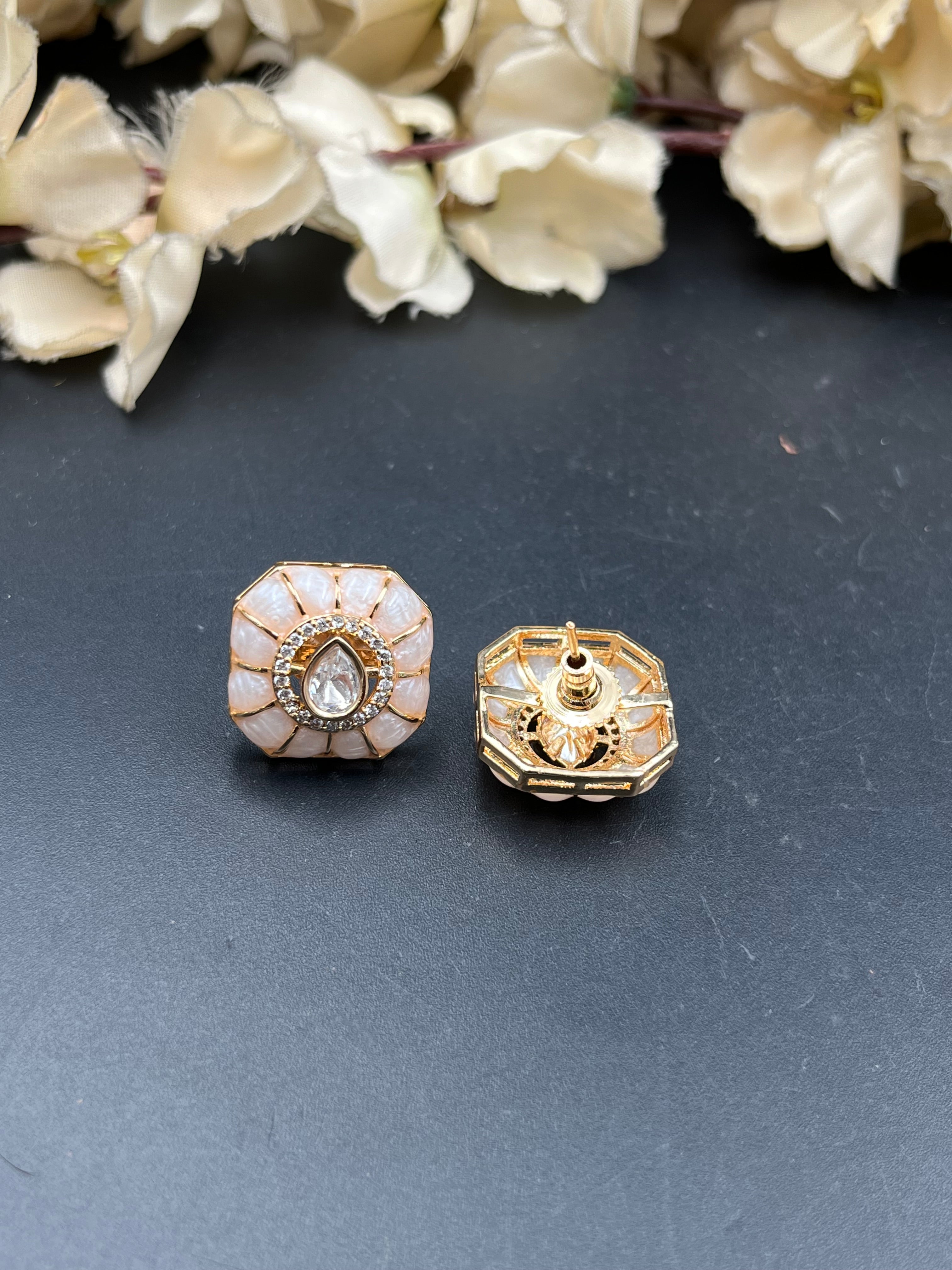 RADWA EARRING