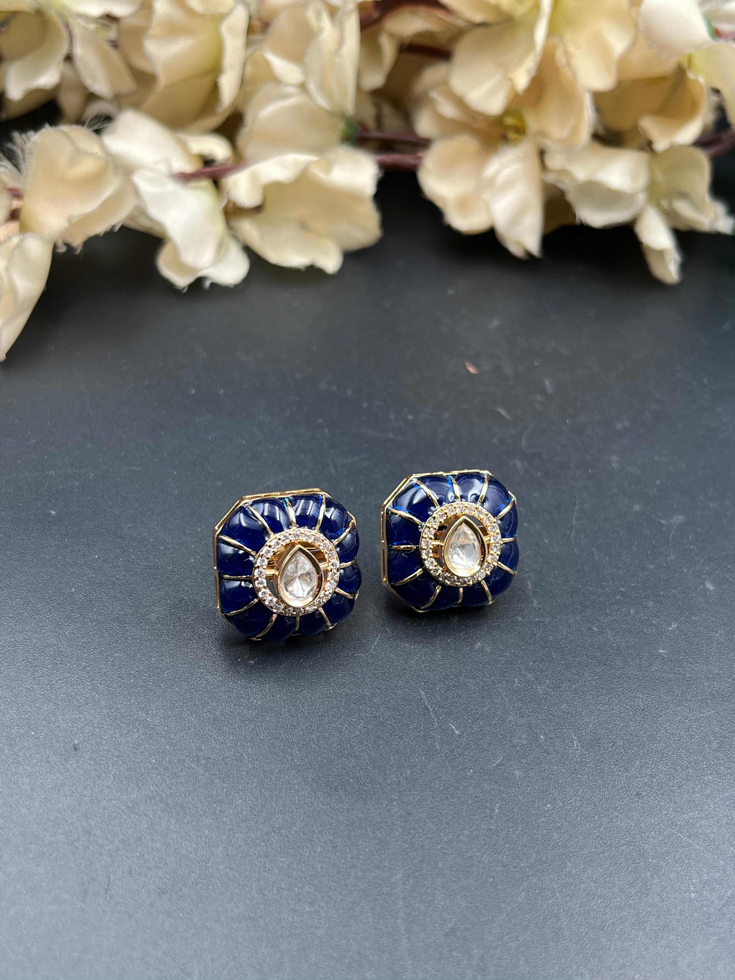 RADWA EARRING