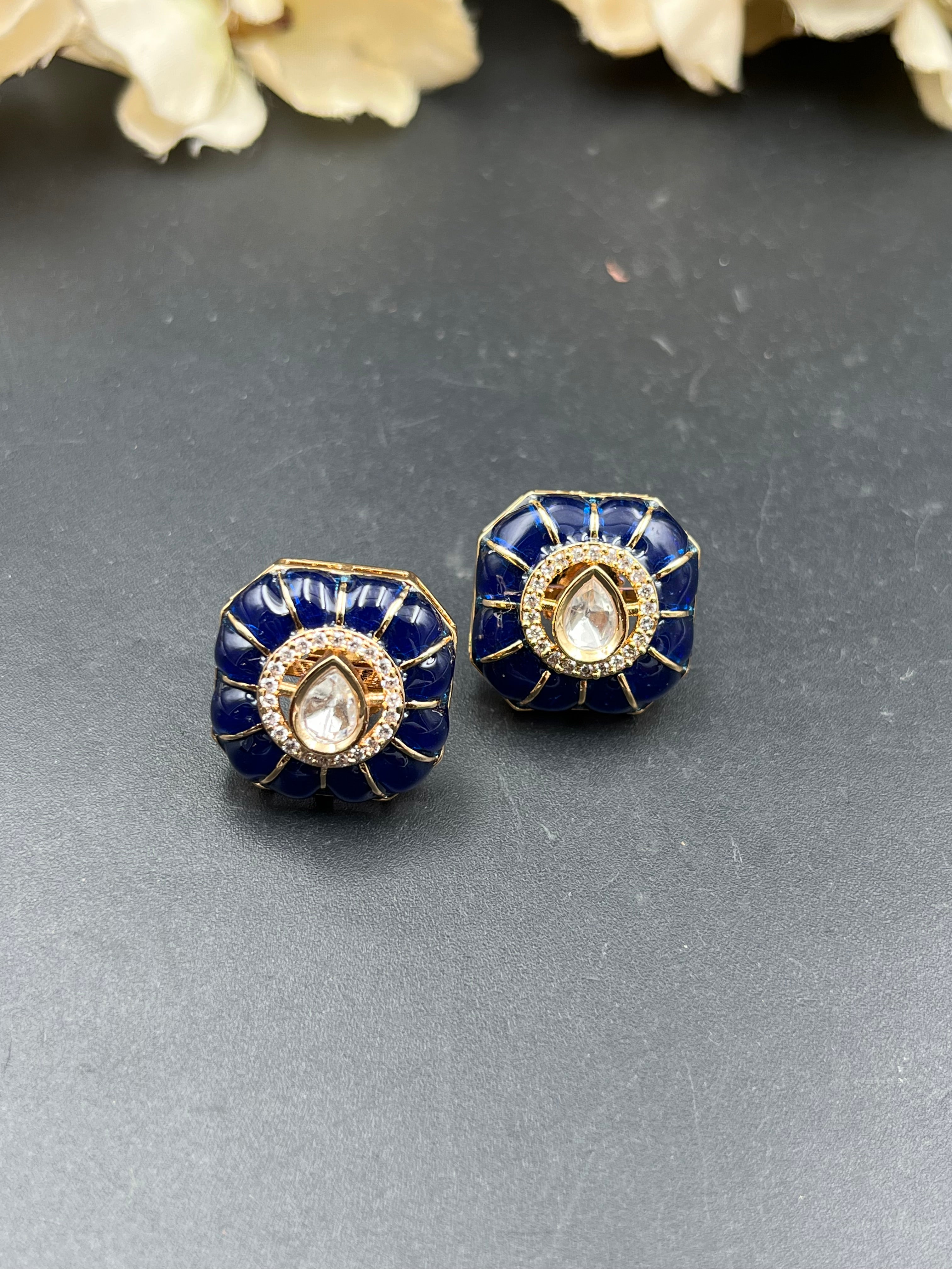 RADWA EARRING