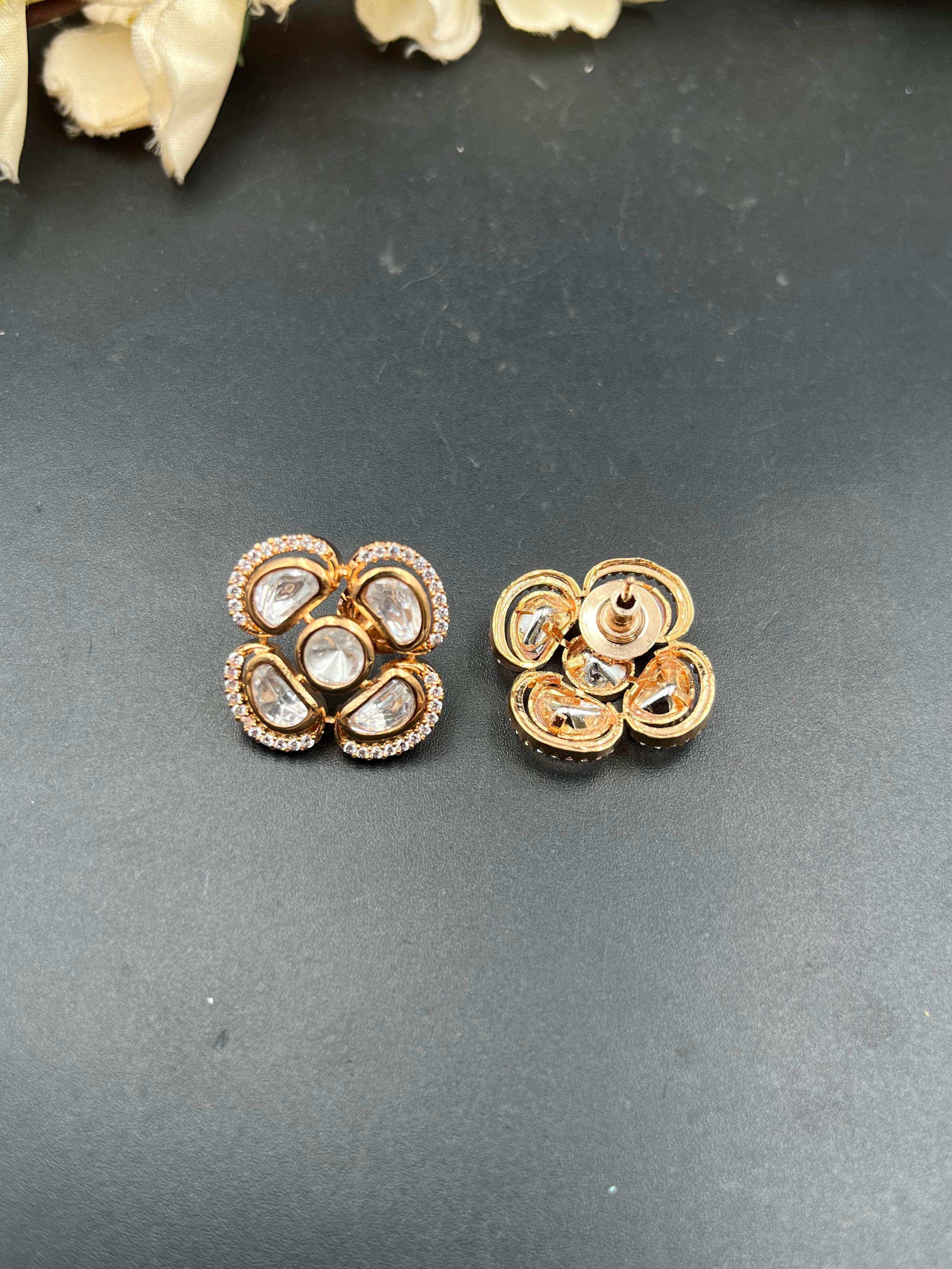 BOBY EARRING