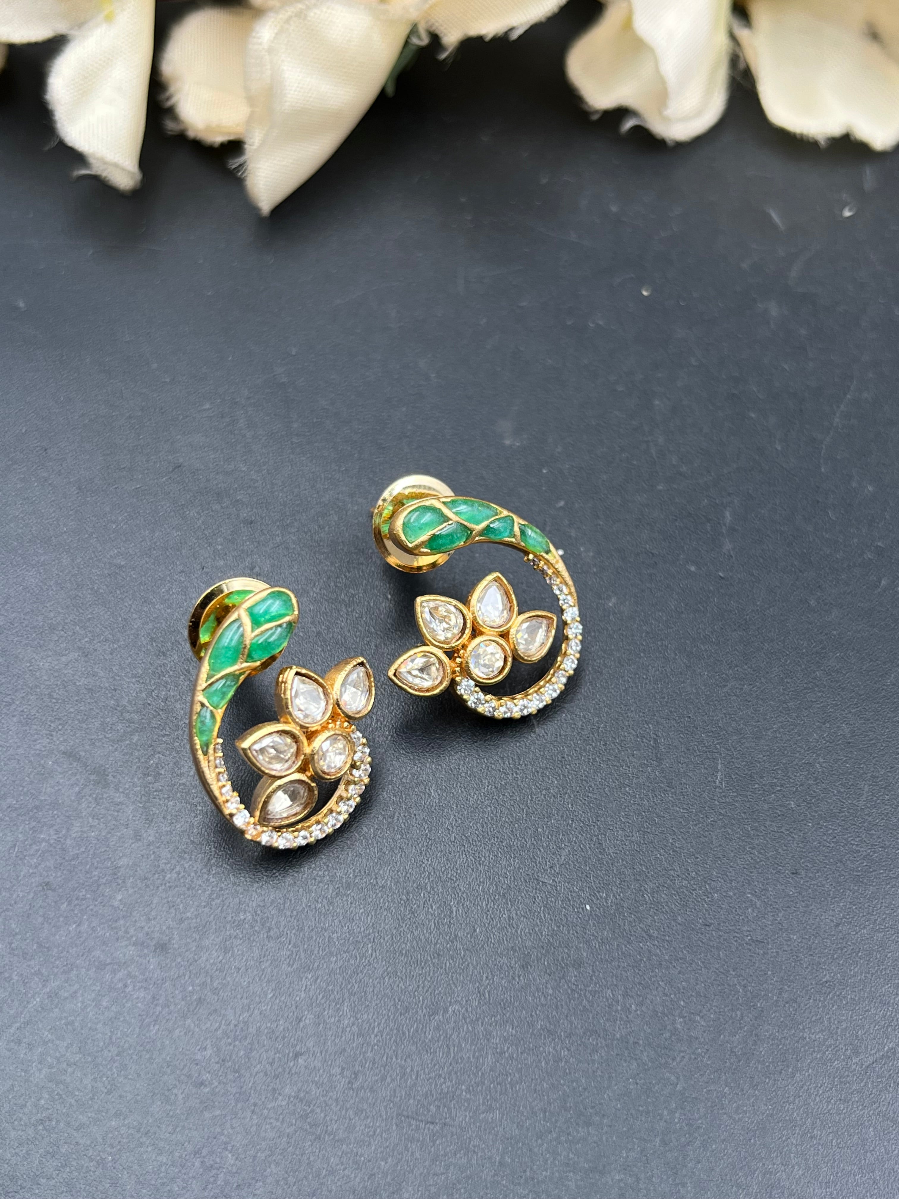 PINKI EARRING