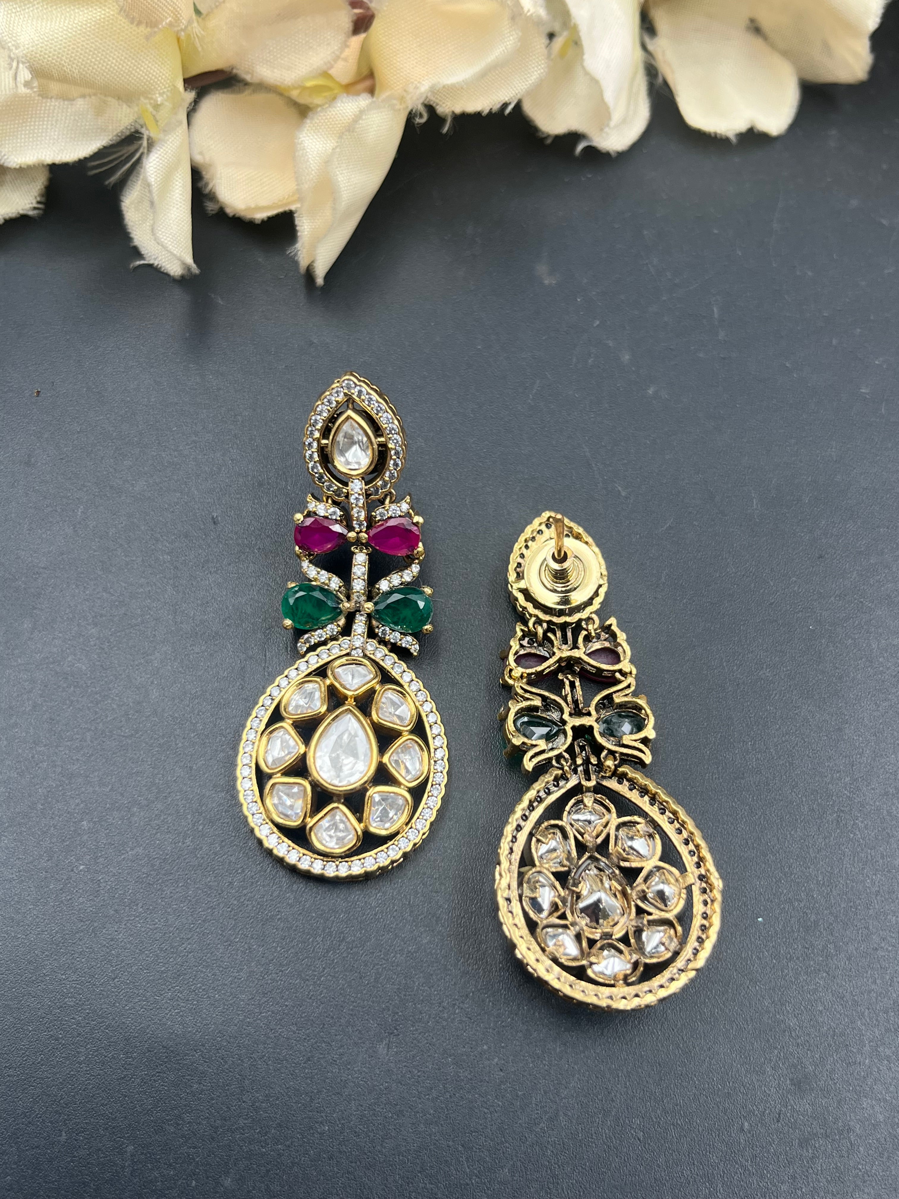 HIMA EARRING