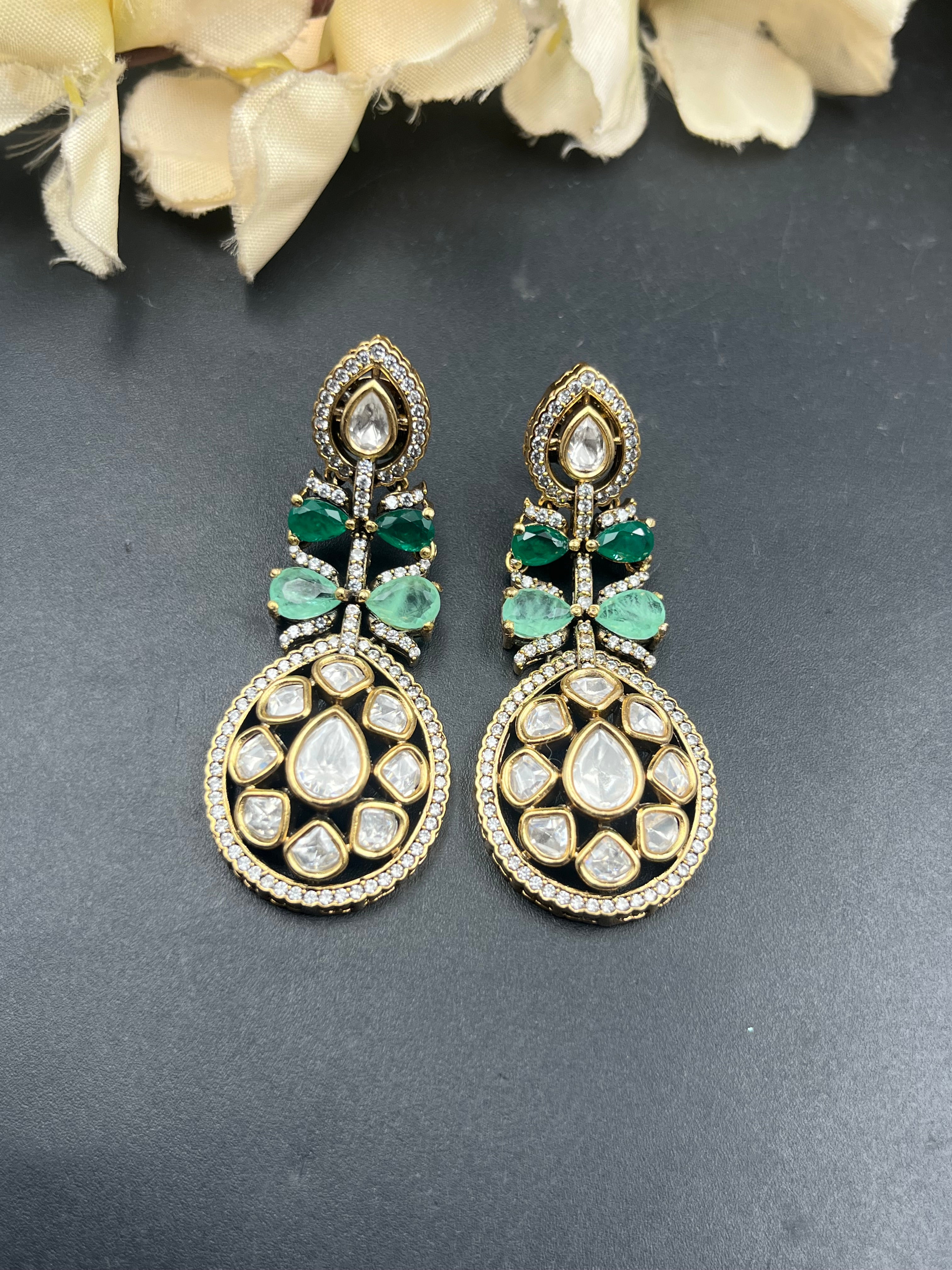 HIMA EARRING