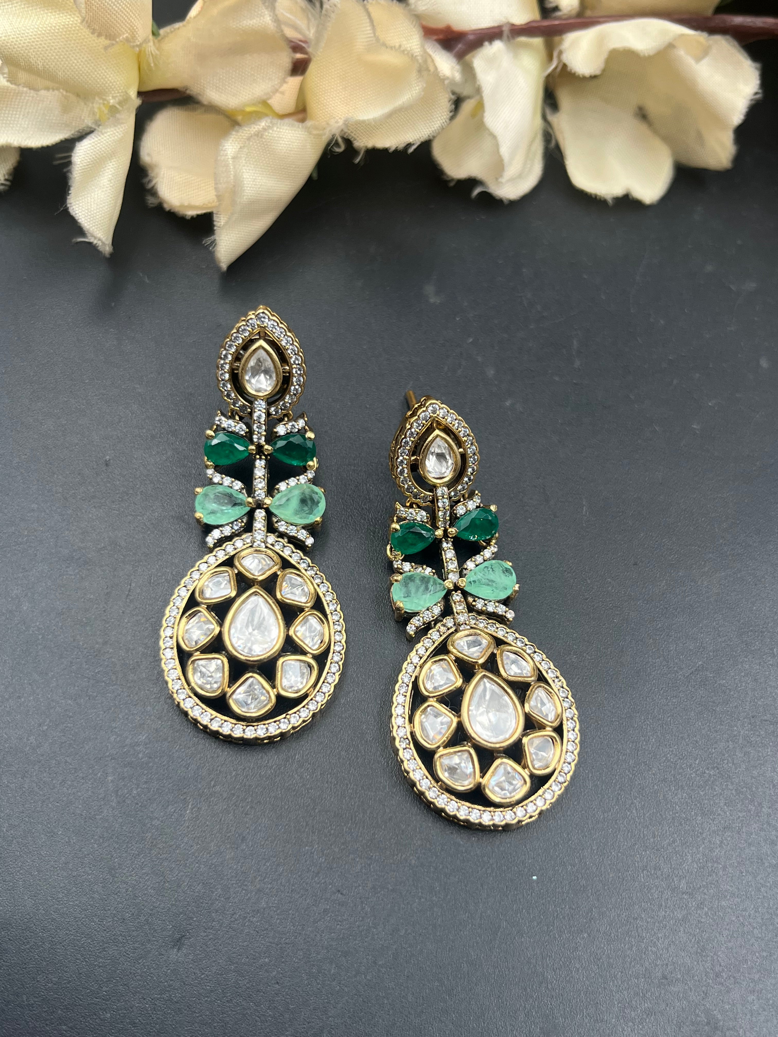 HIMA EARRING