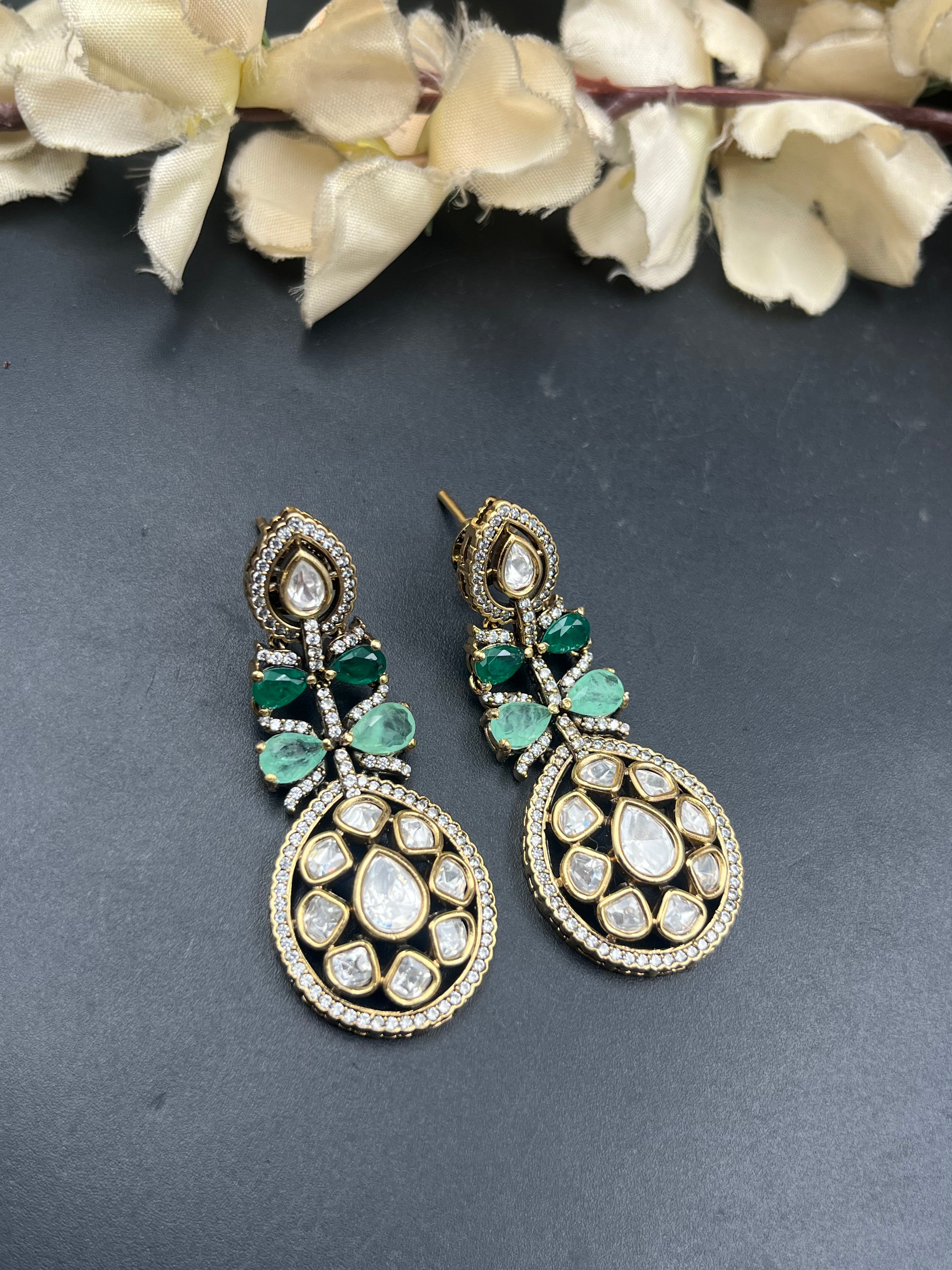 HIMA EARRING