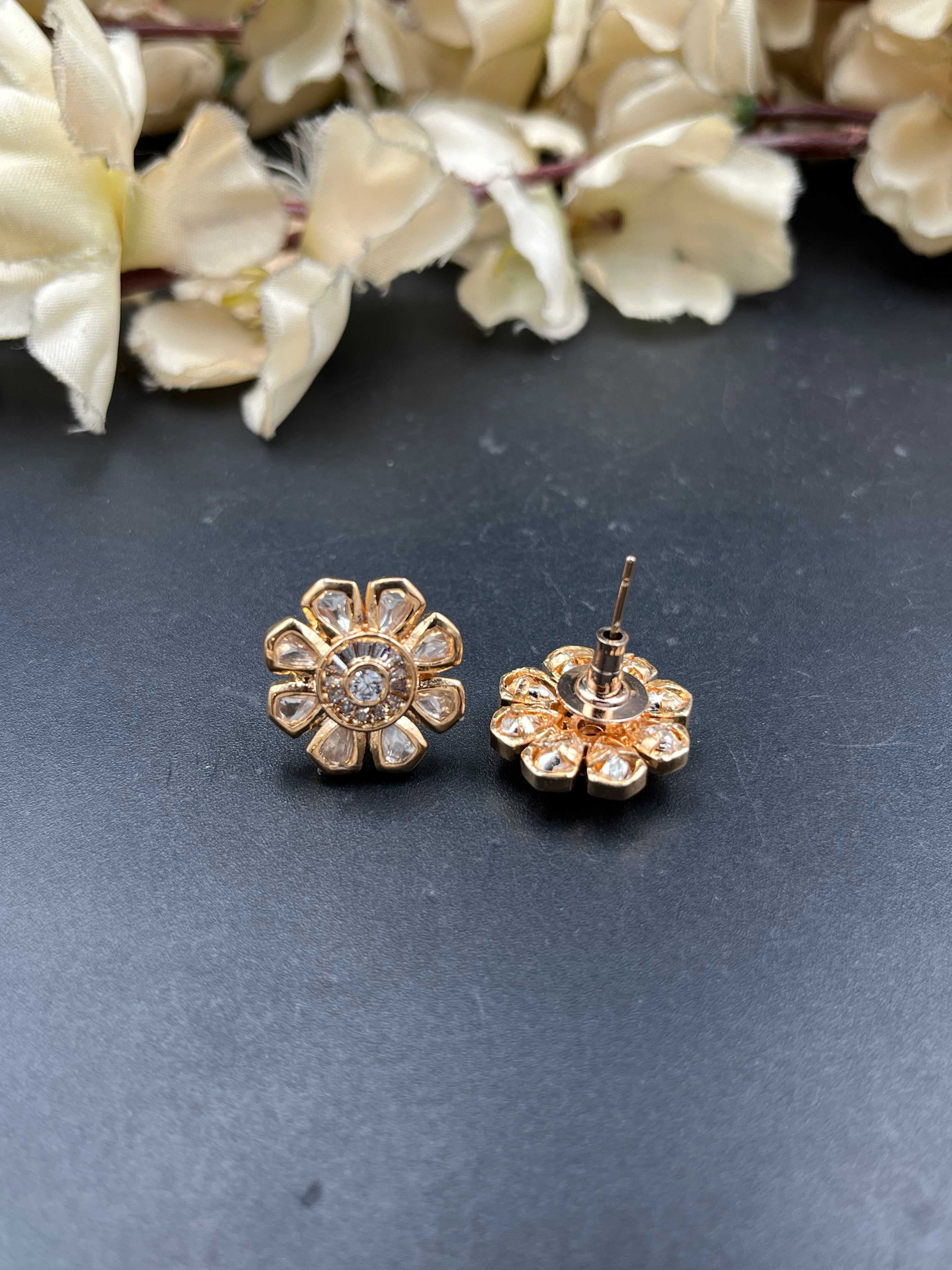 NISHU EARRING
