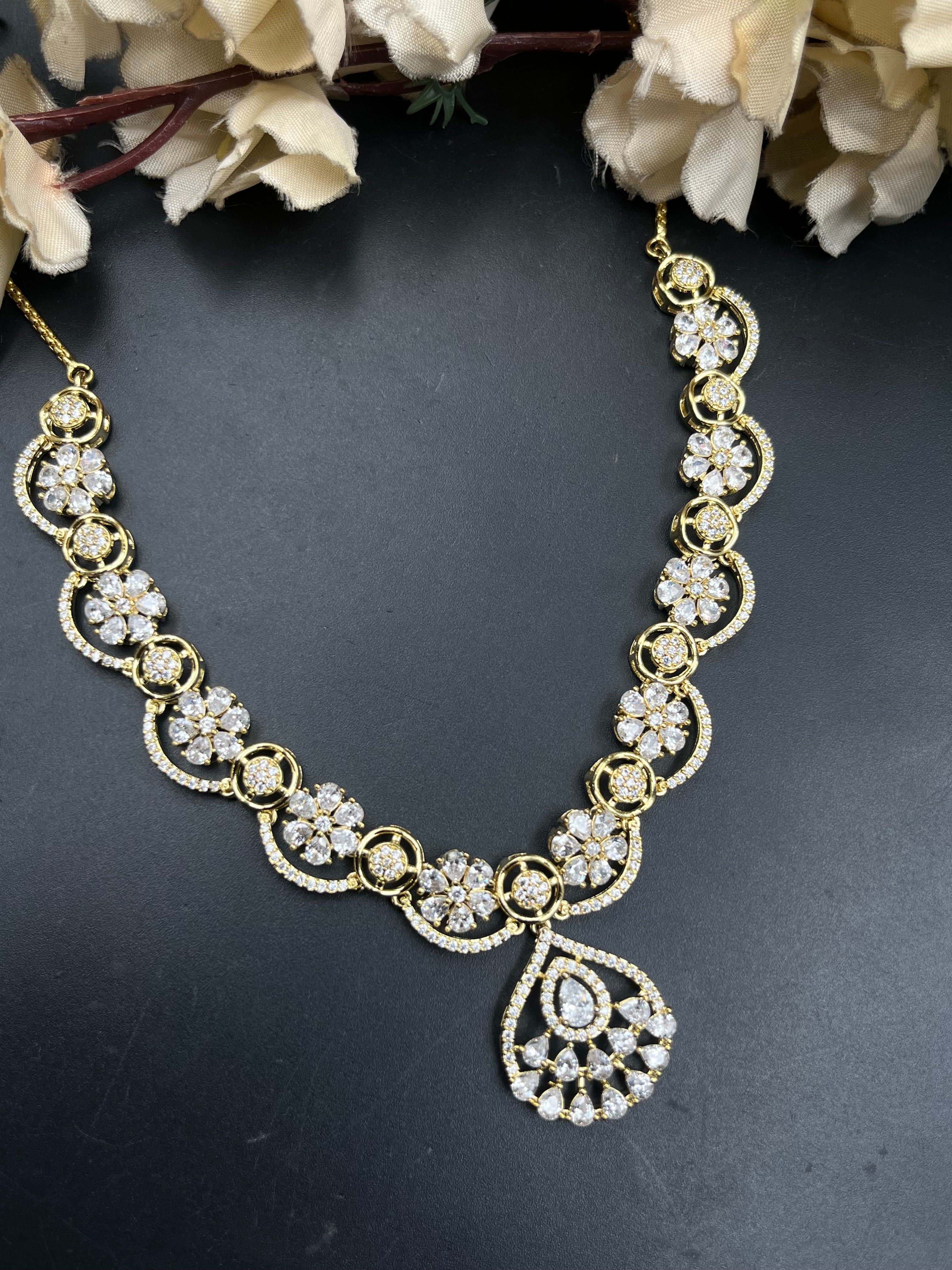 FRA NECKLACE