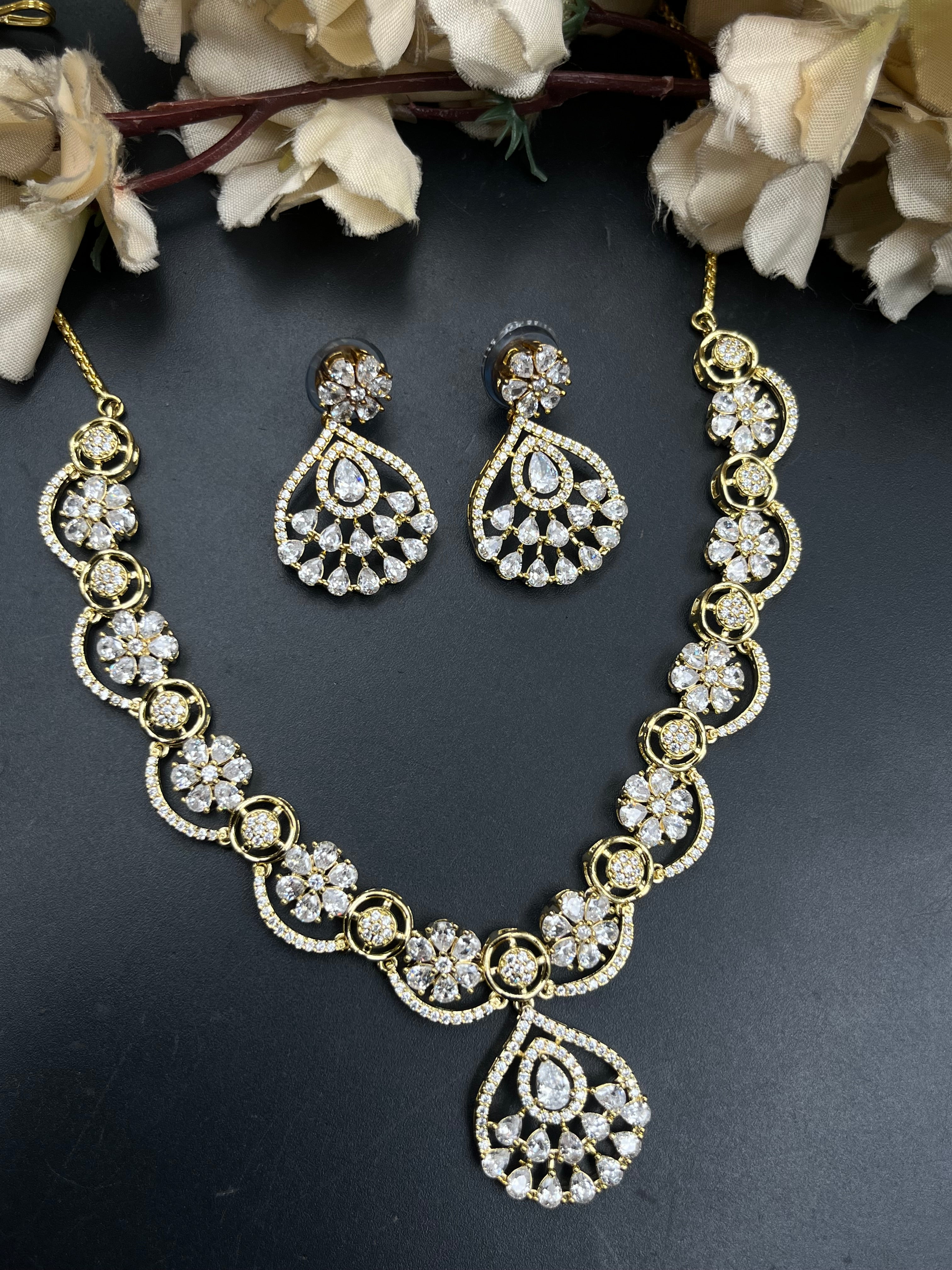 FRA NECKLACE