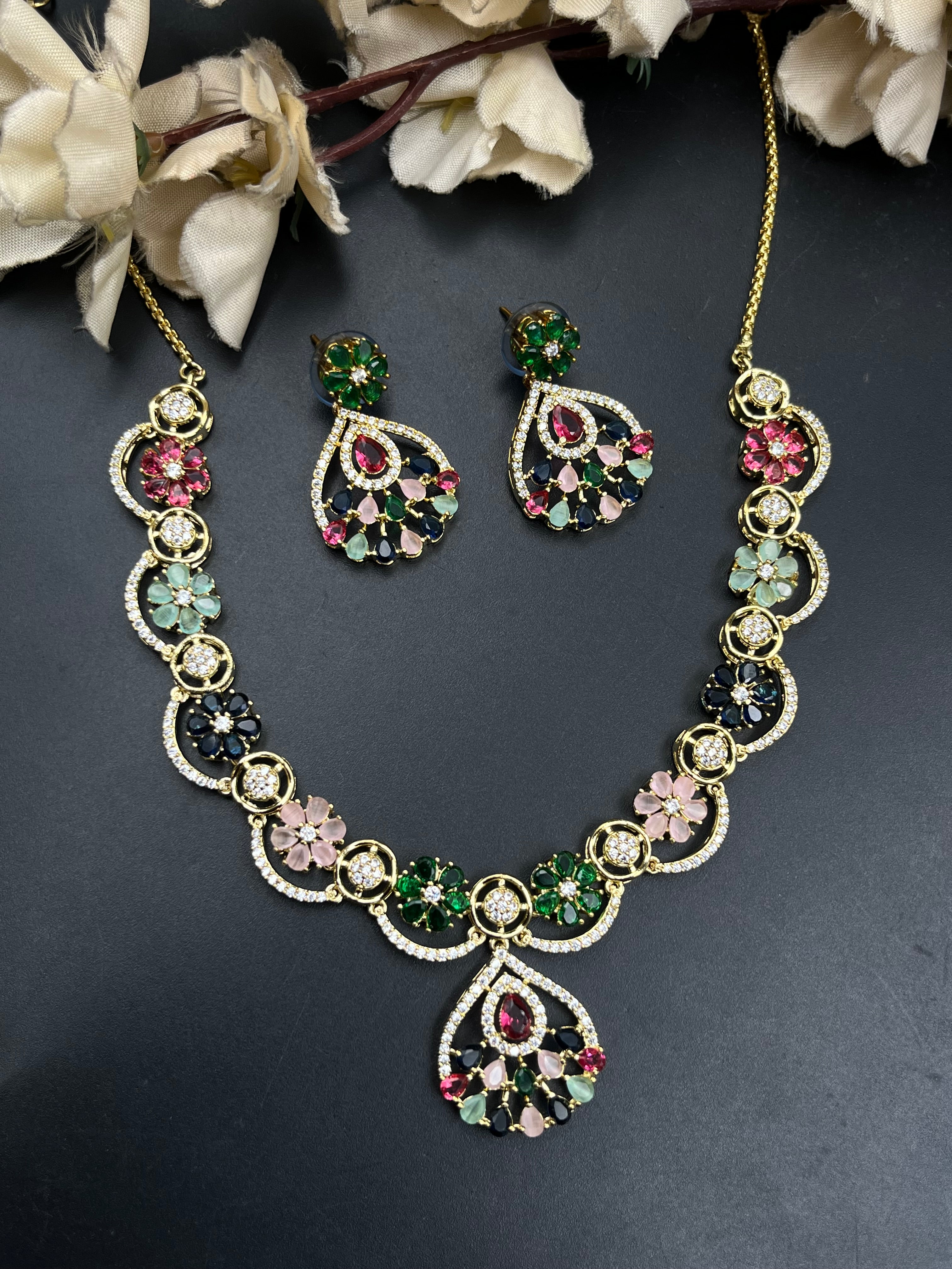 FRA NECKLACE