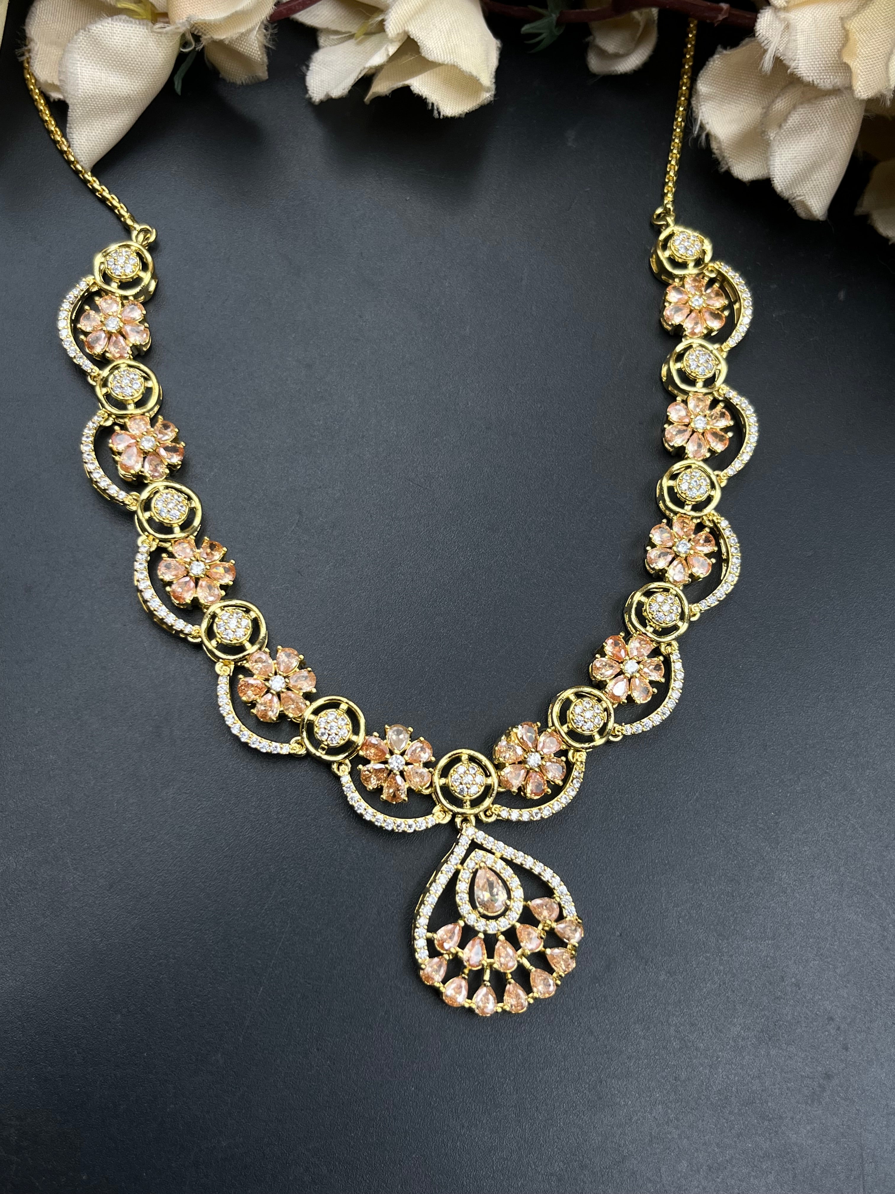 FRA NECKLACE