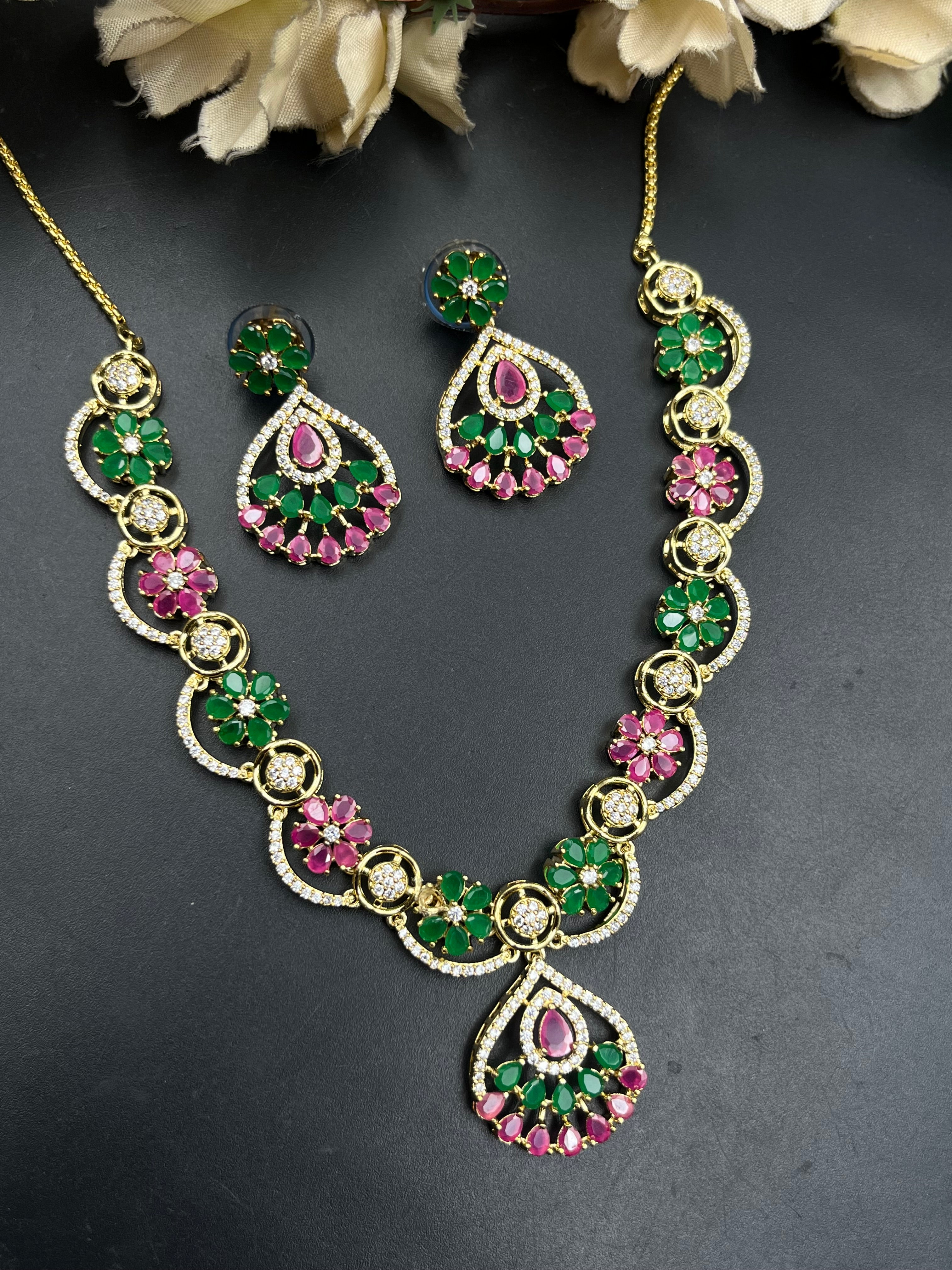 FRA NECKLACE