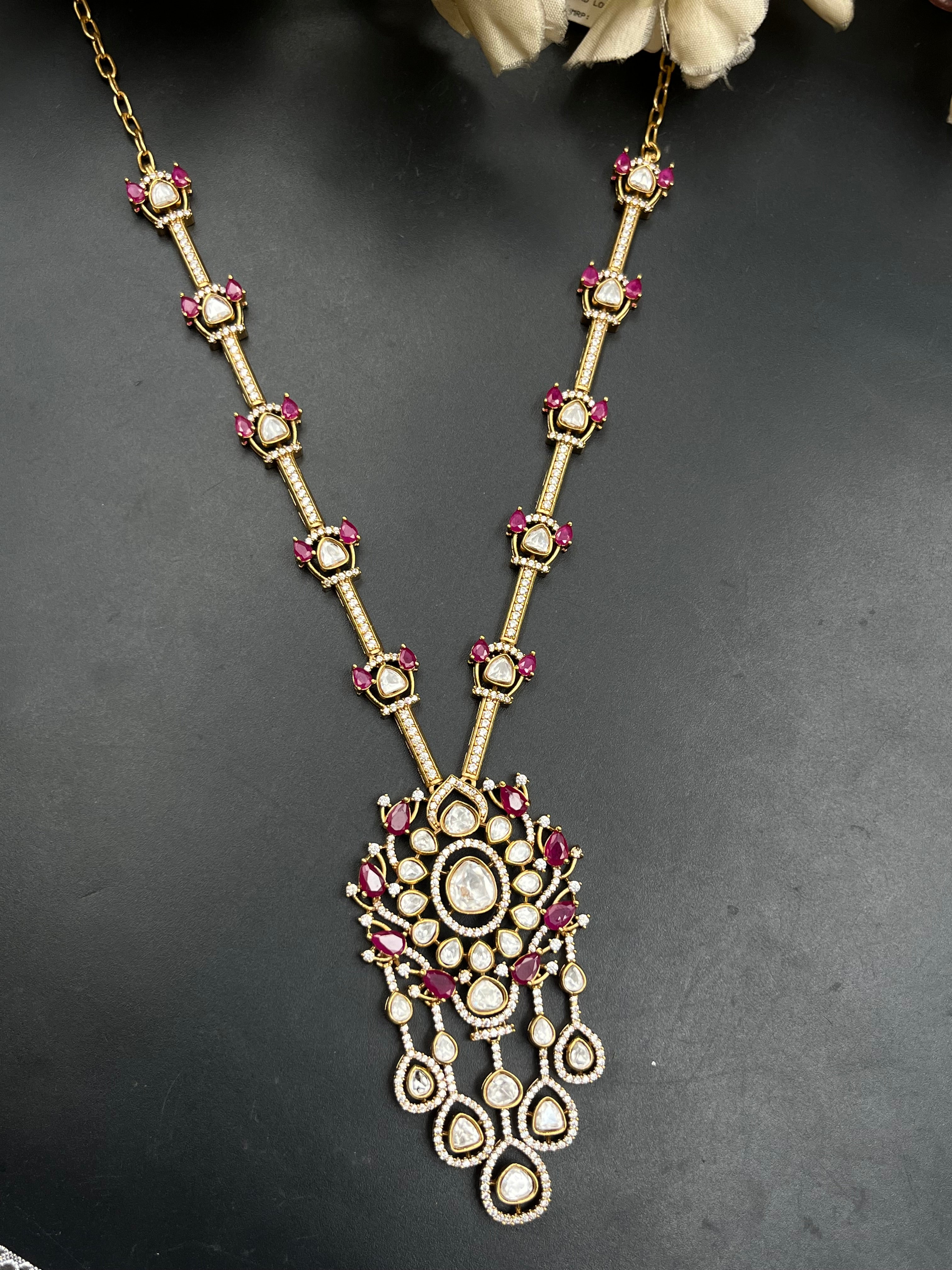 MEENA NECKLACE