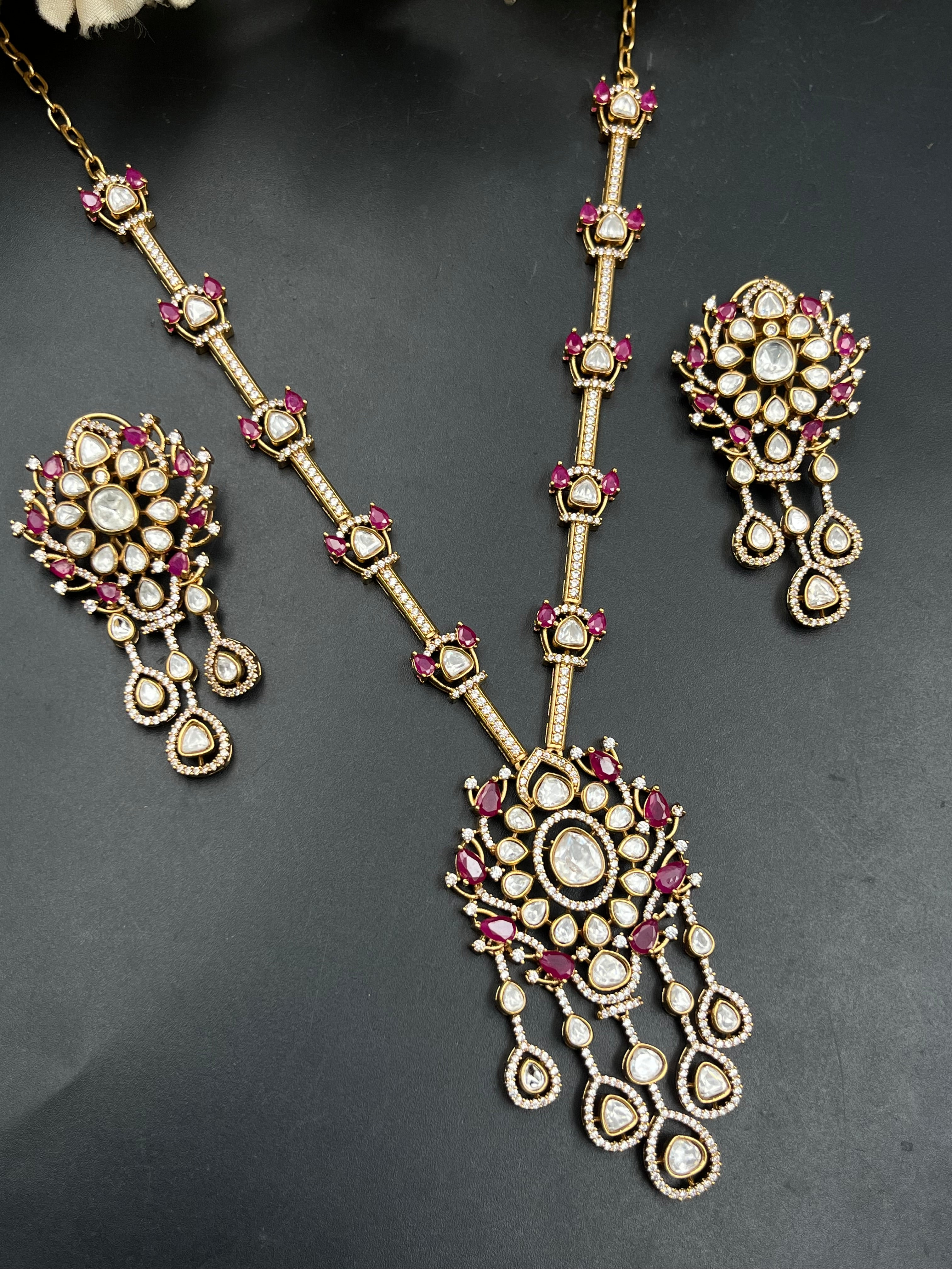 MEENA NECKLACE