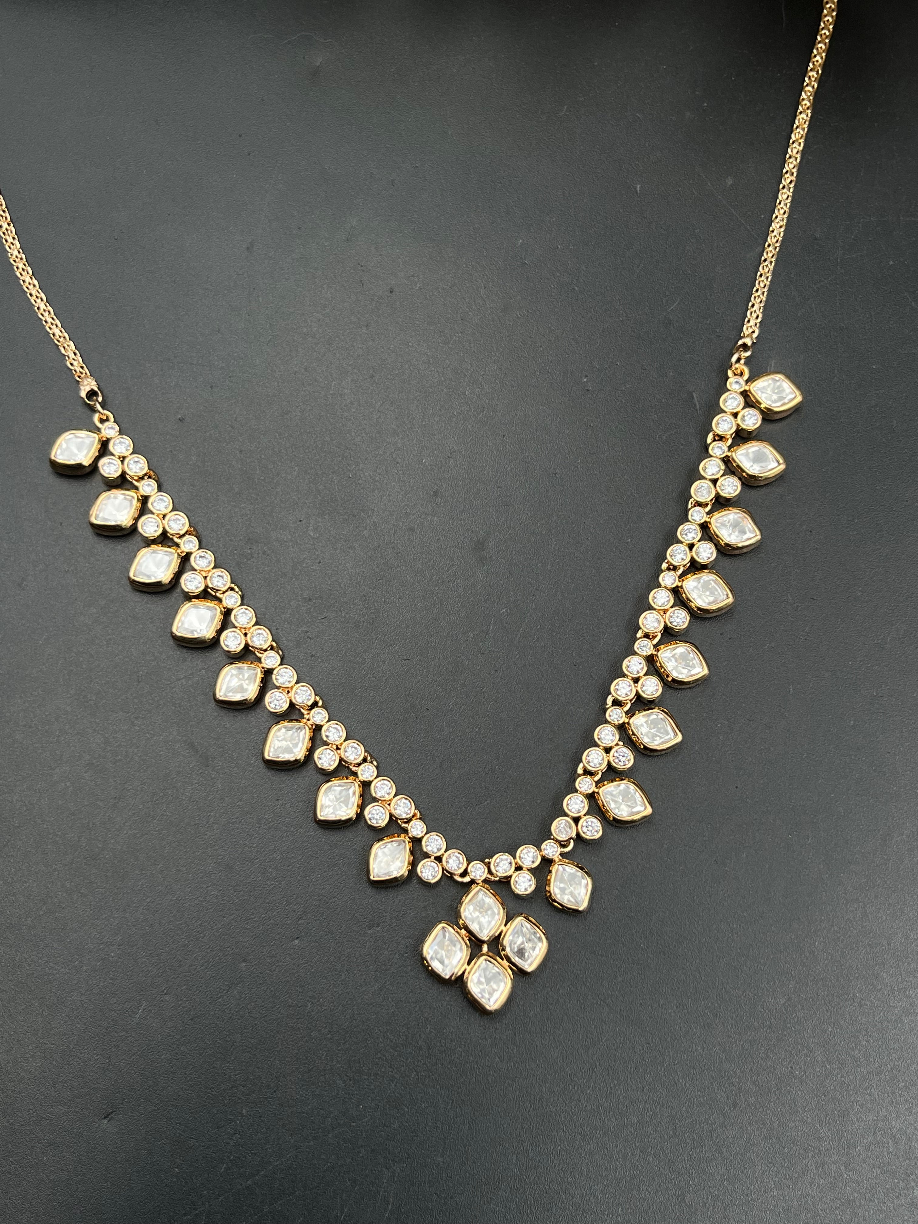 VINITA NECKLACE