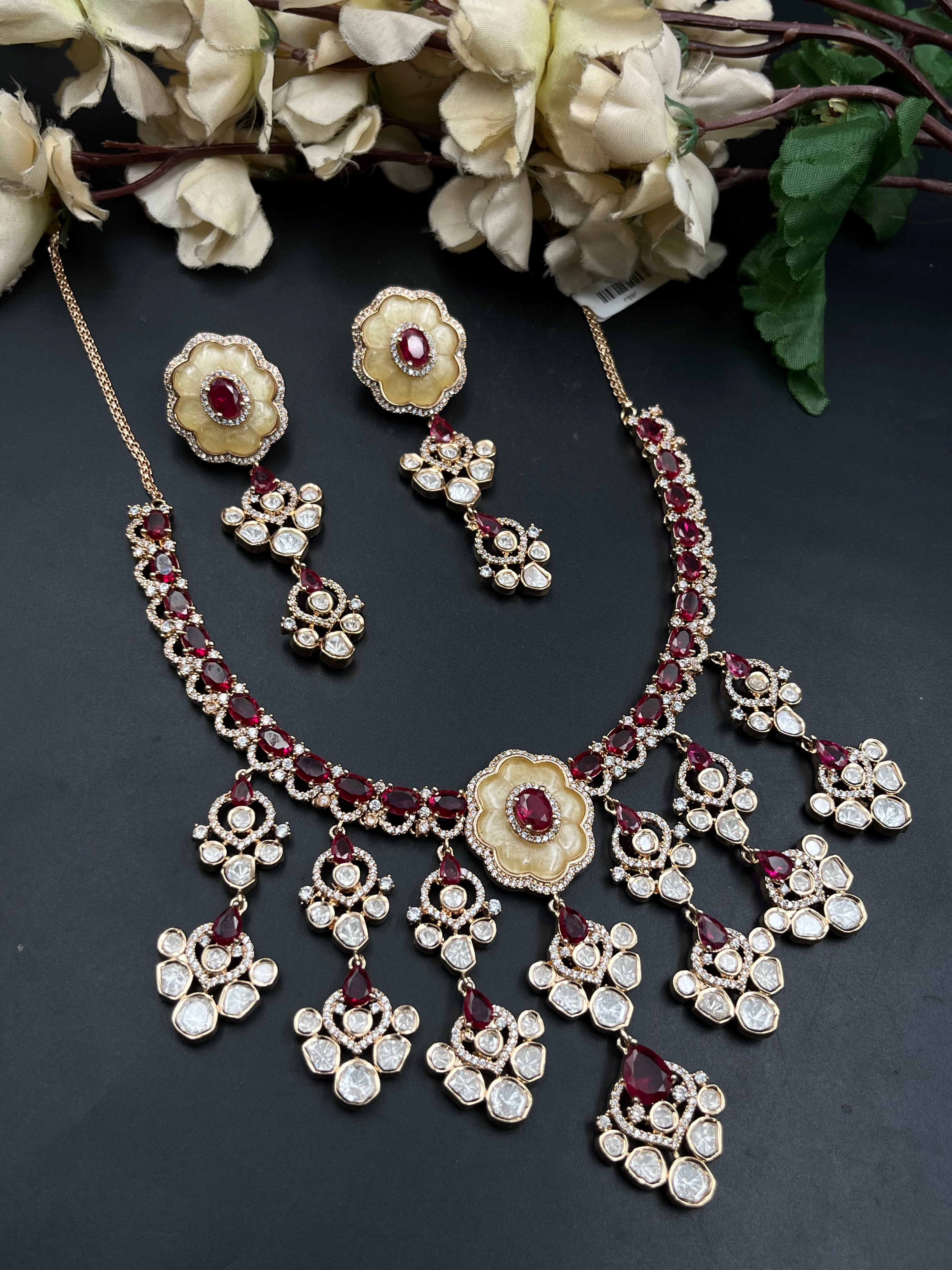 VINUU NECKLACE