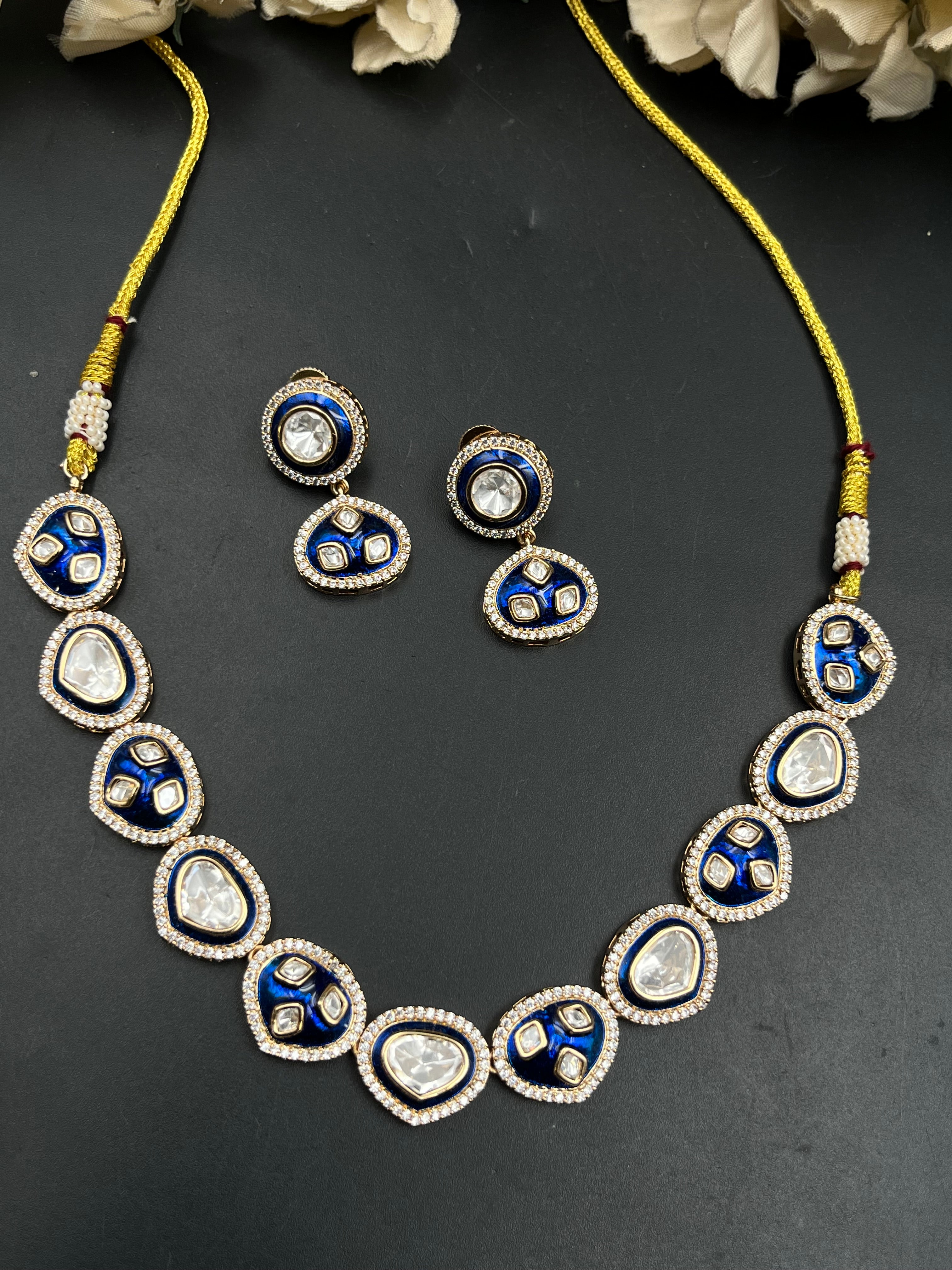 SILU NECKLACE