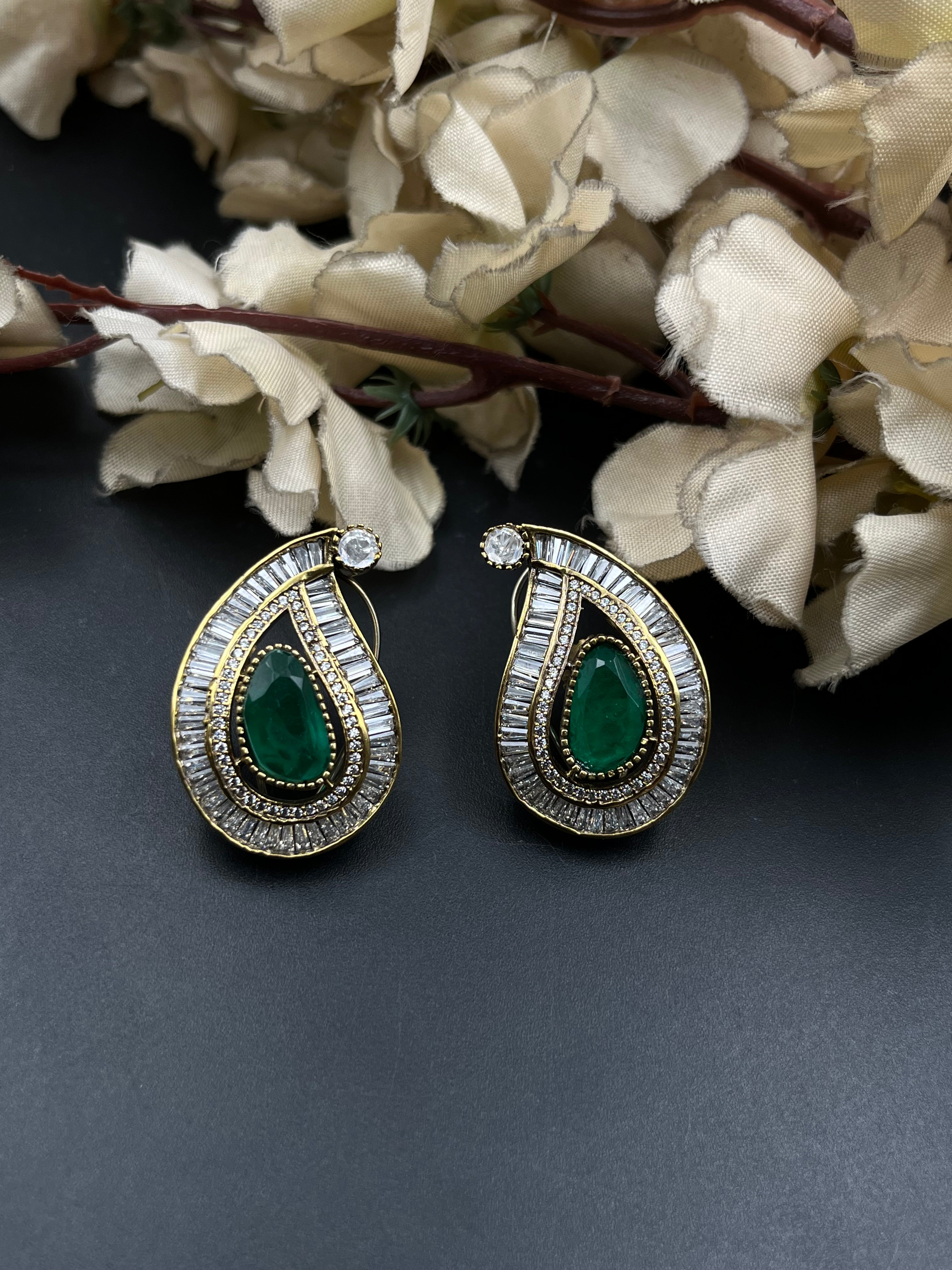 Lakshita Necklace