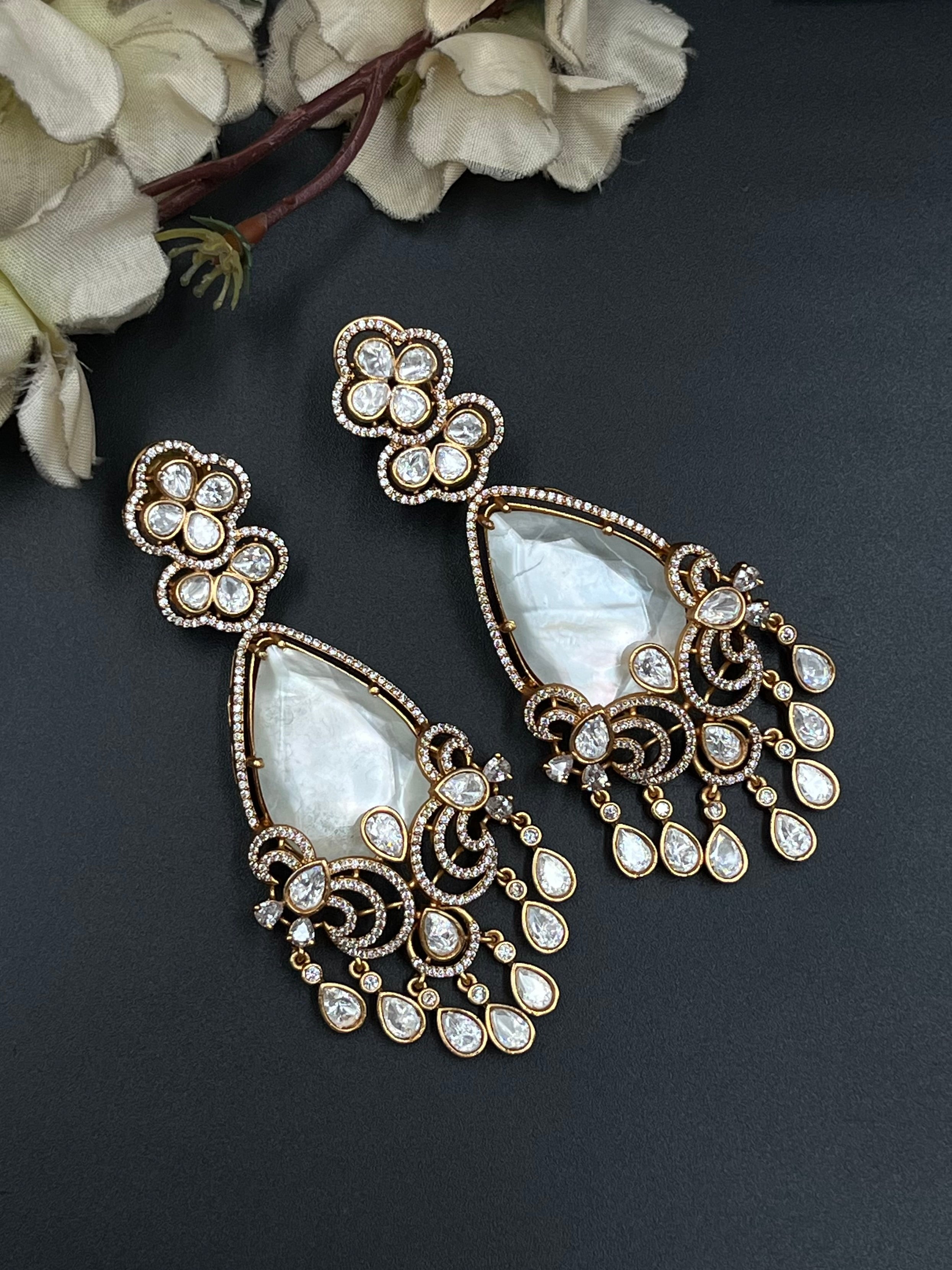 AMIRA EARRINGS