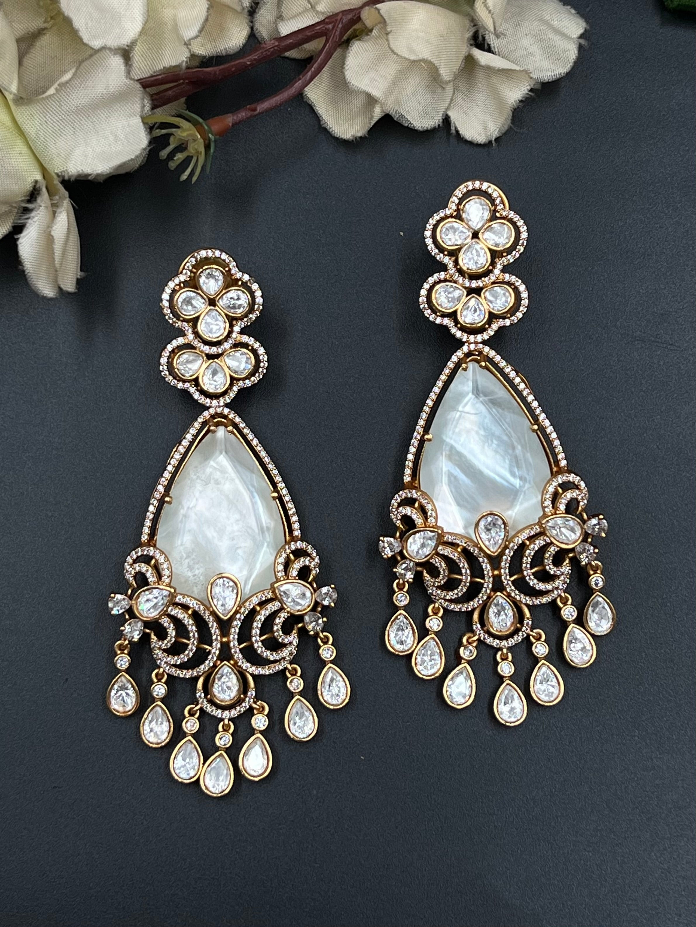 AMIRA EARRINGS