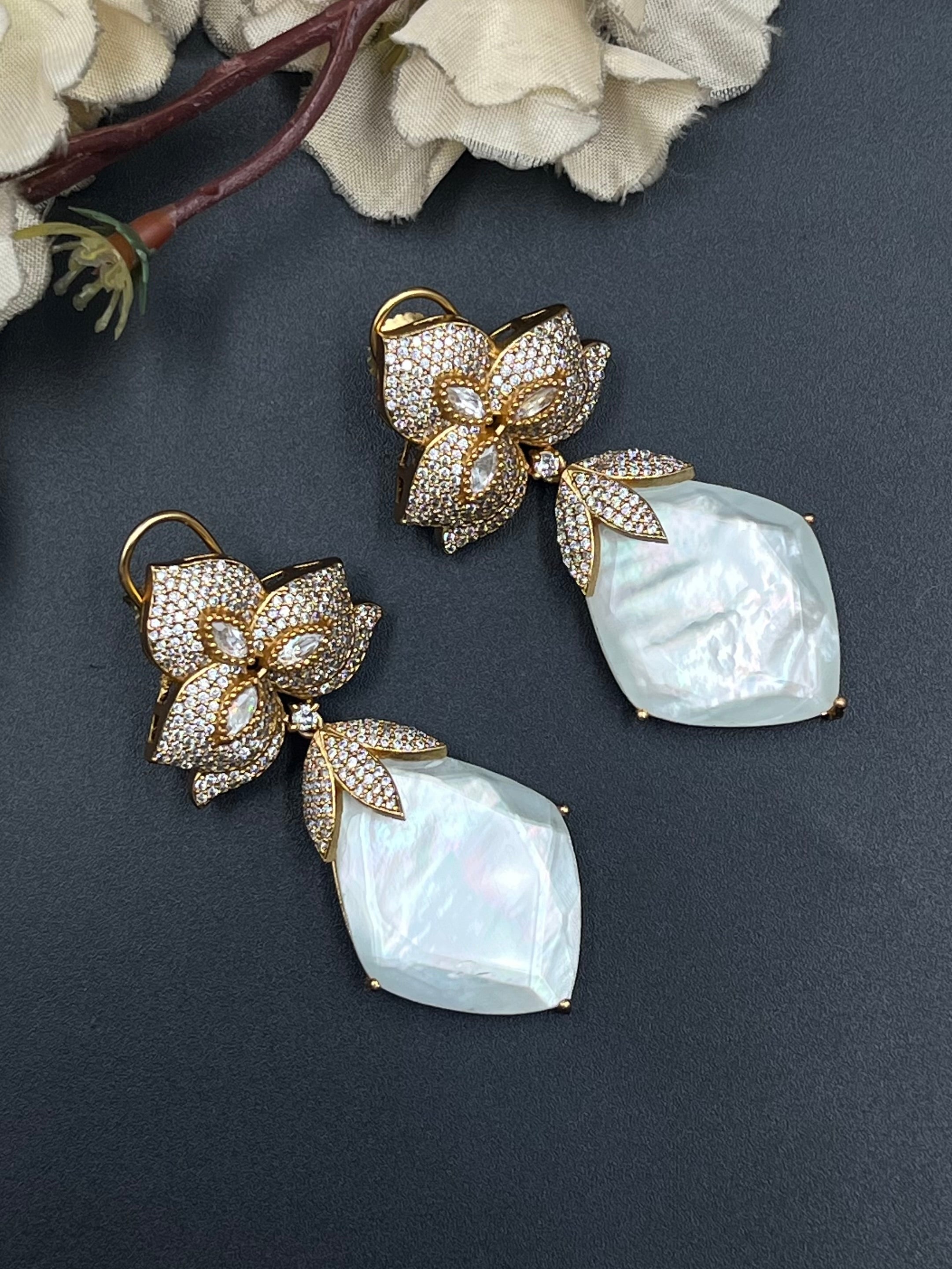 MAHI EARRINGS