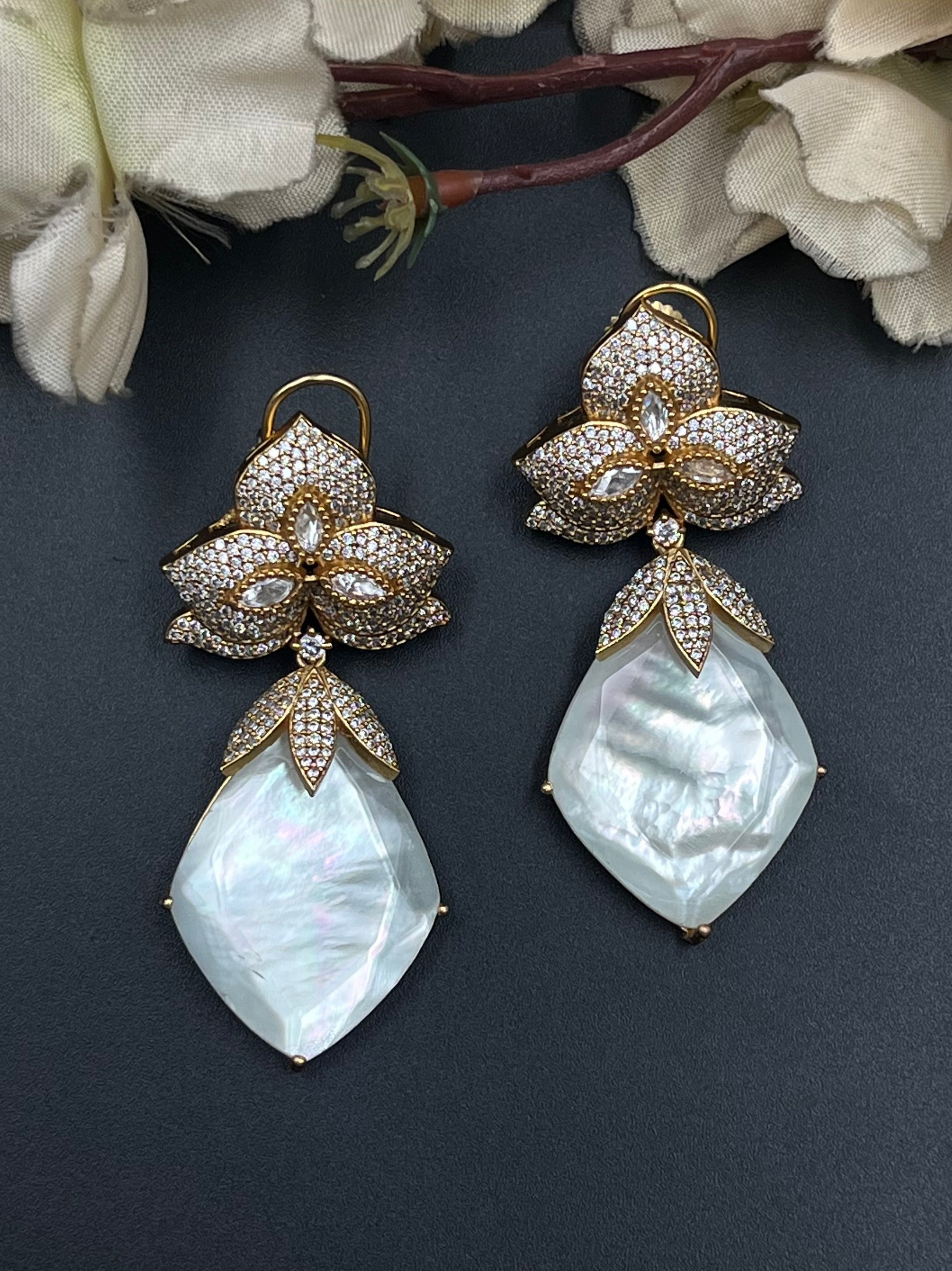 MAHI EARRINGS