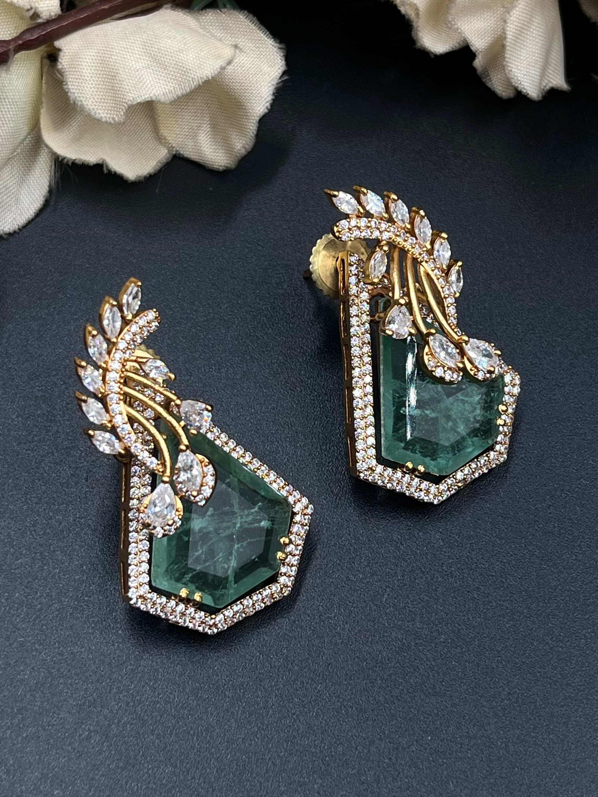 INAYA EARRING